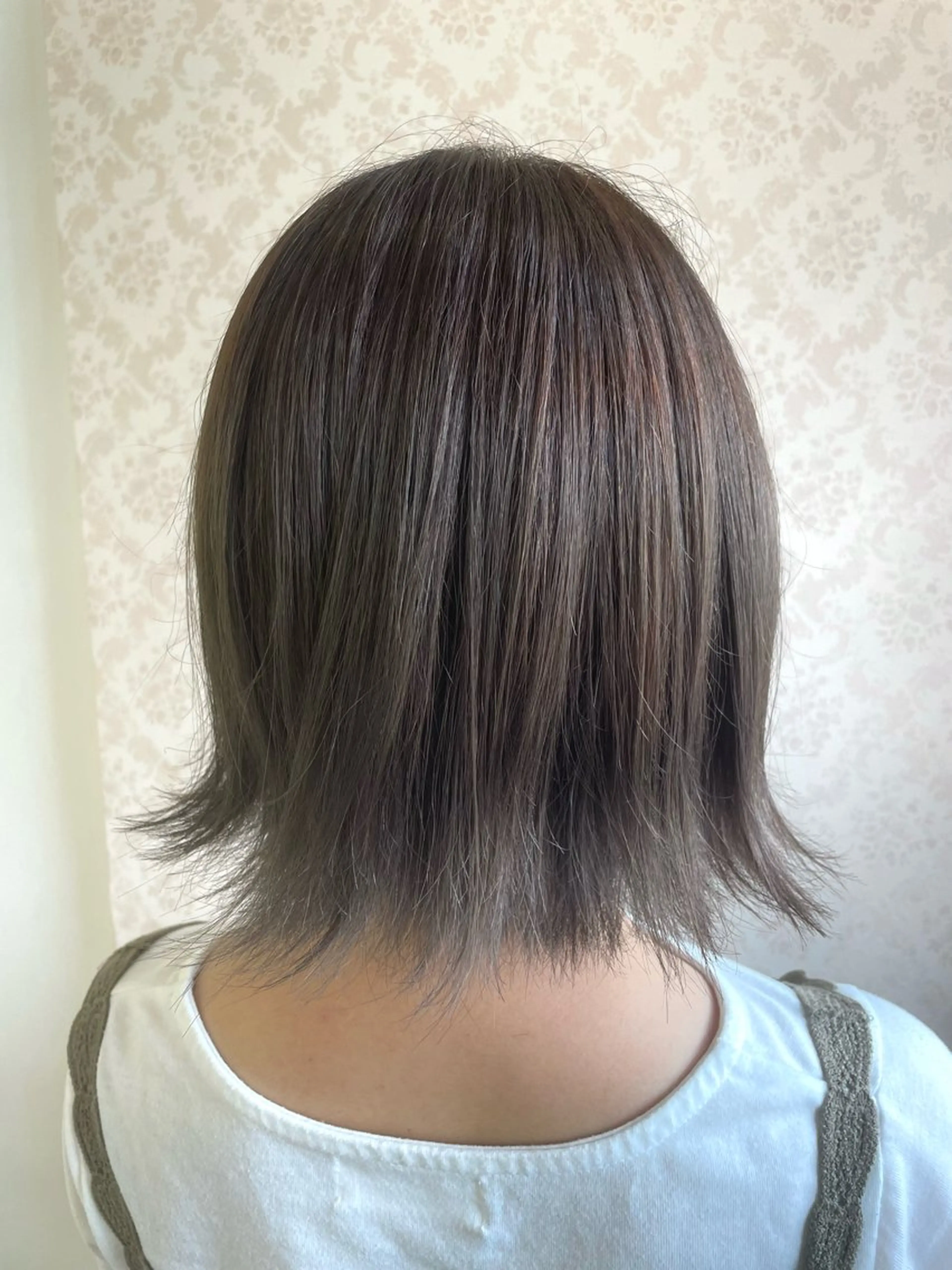 ショート カラー ヒヨシ ルナのヘアスタイル