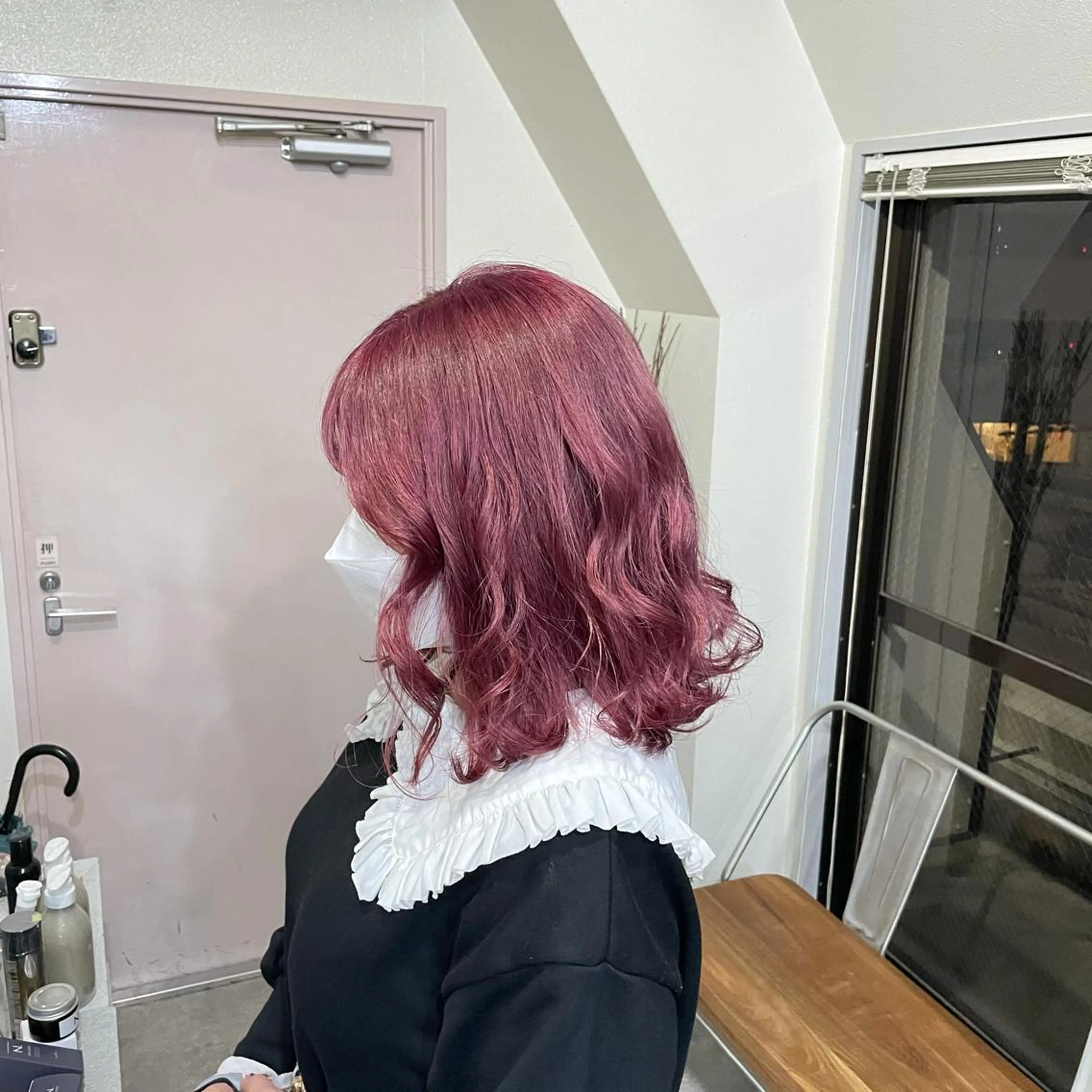 ミディアム カラー パーマ ヘアアレンジ メンズ キッズ ネイル マツエク・マツパ メンズブリーチ メンズハイライト メンズインナーカラー メンズ韓国風 ブリーチ ヘアカラー トリートメント ヘアセット 韓国ボブ/髪質改善 ニュアンス特化RYOのヘアスタイル