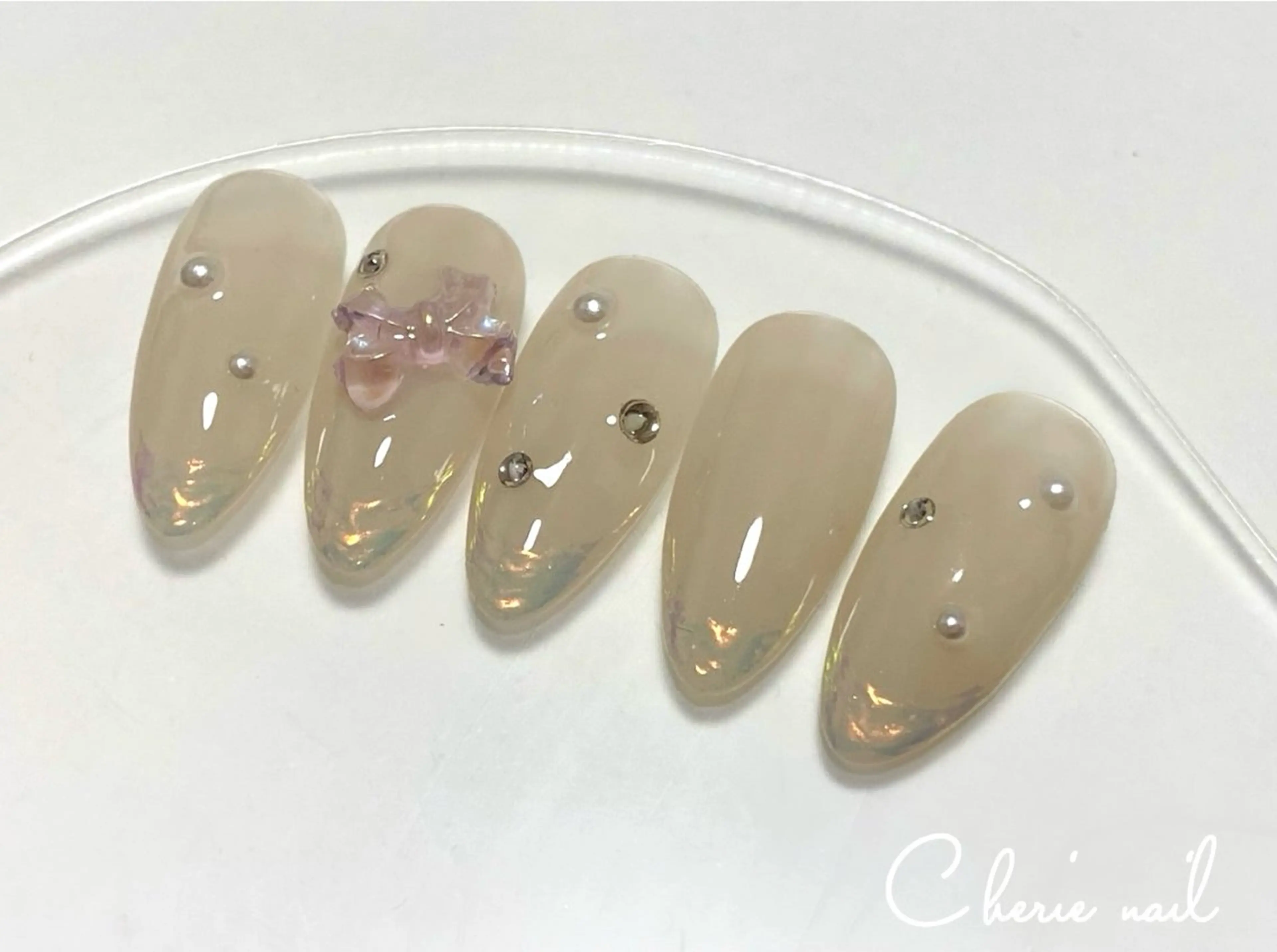 ネイル オーロラネイル フレンチネイル ジェルネイル キラキラネイル ハンドネイル Cherienail yunaのネイルデザイン