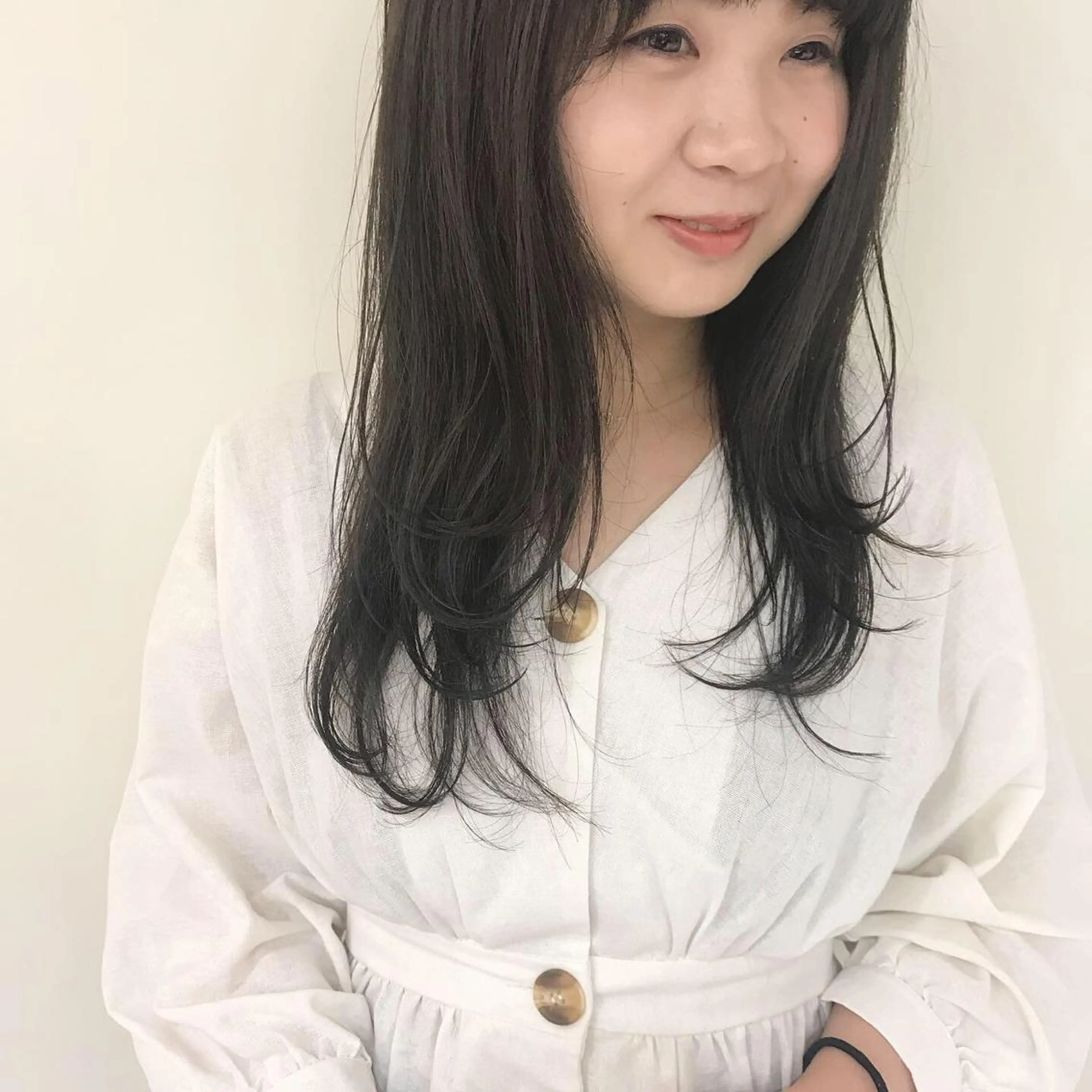 ロング カラー グレージュ ロング 齊藤 桃子のヘアスタイル