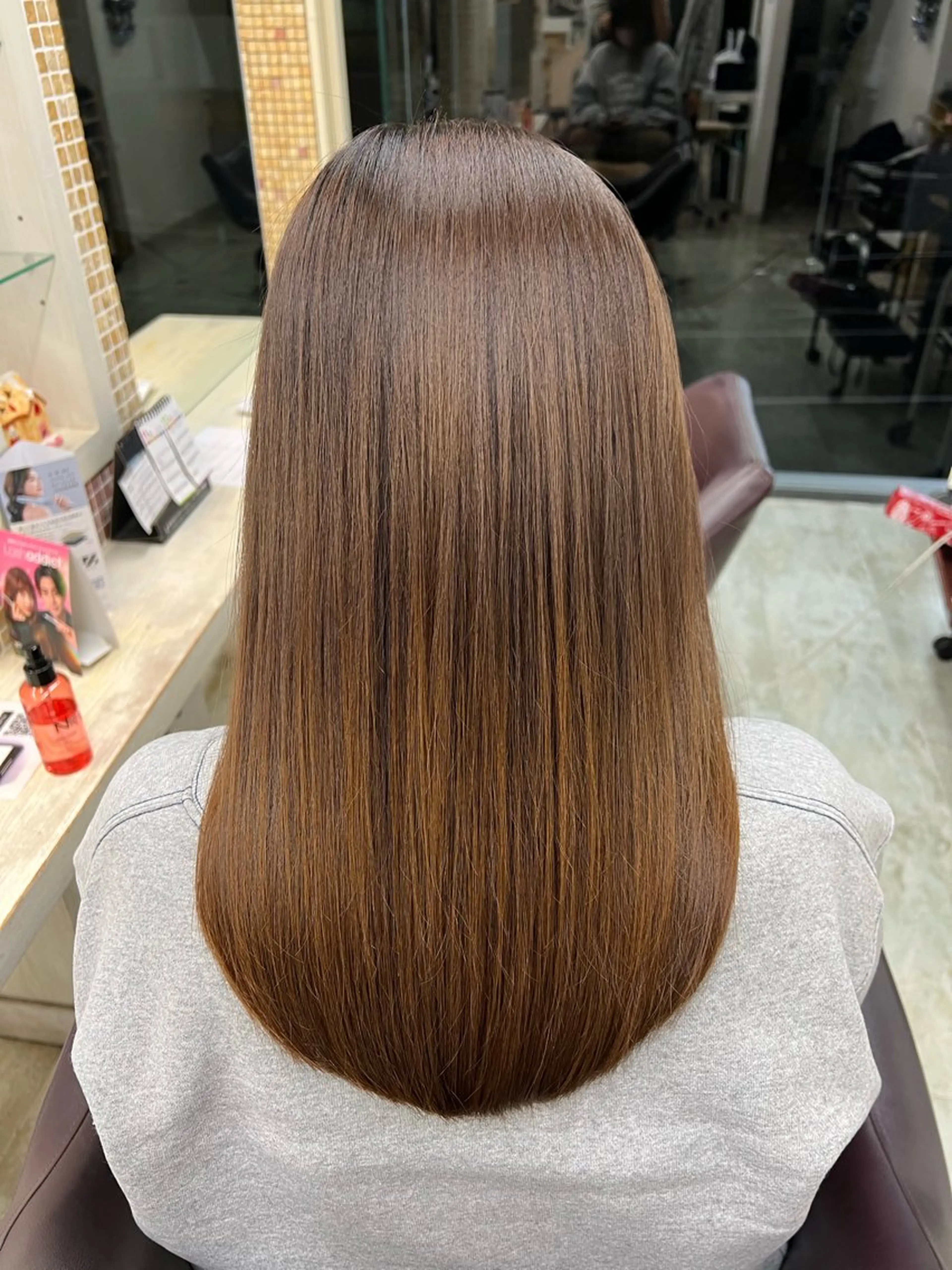 ミディアム 切りっぱなし/ レイヤー/ももかのヘアスタイル