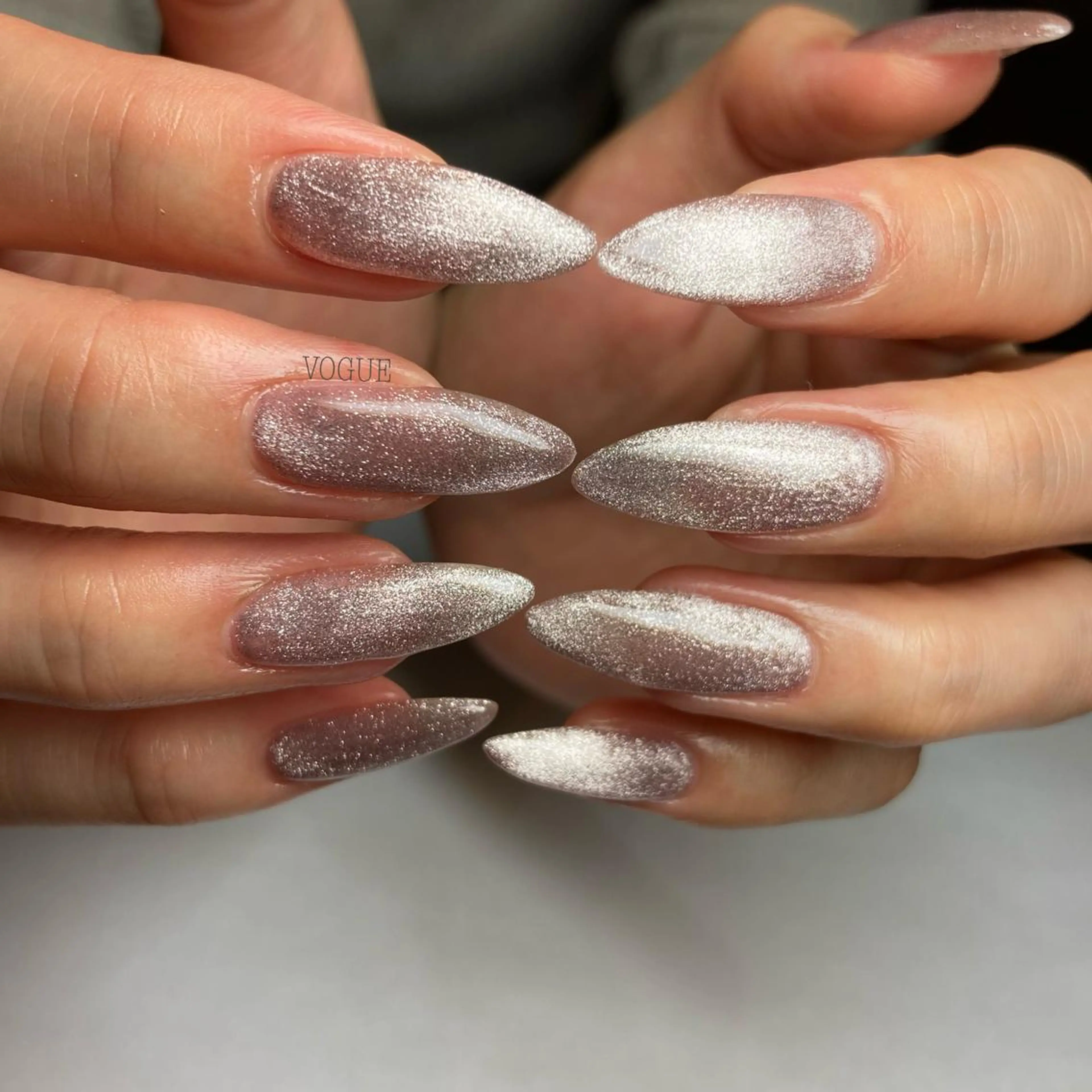ネイル ハンドネイル VOGUE ×SWANのネイルデザイン