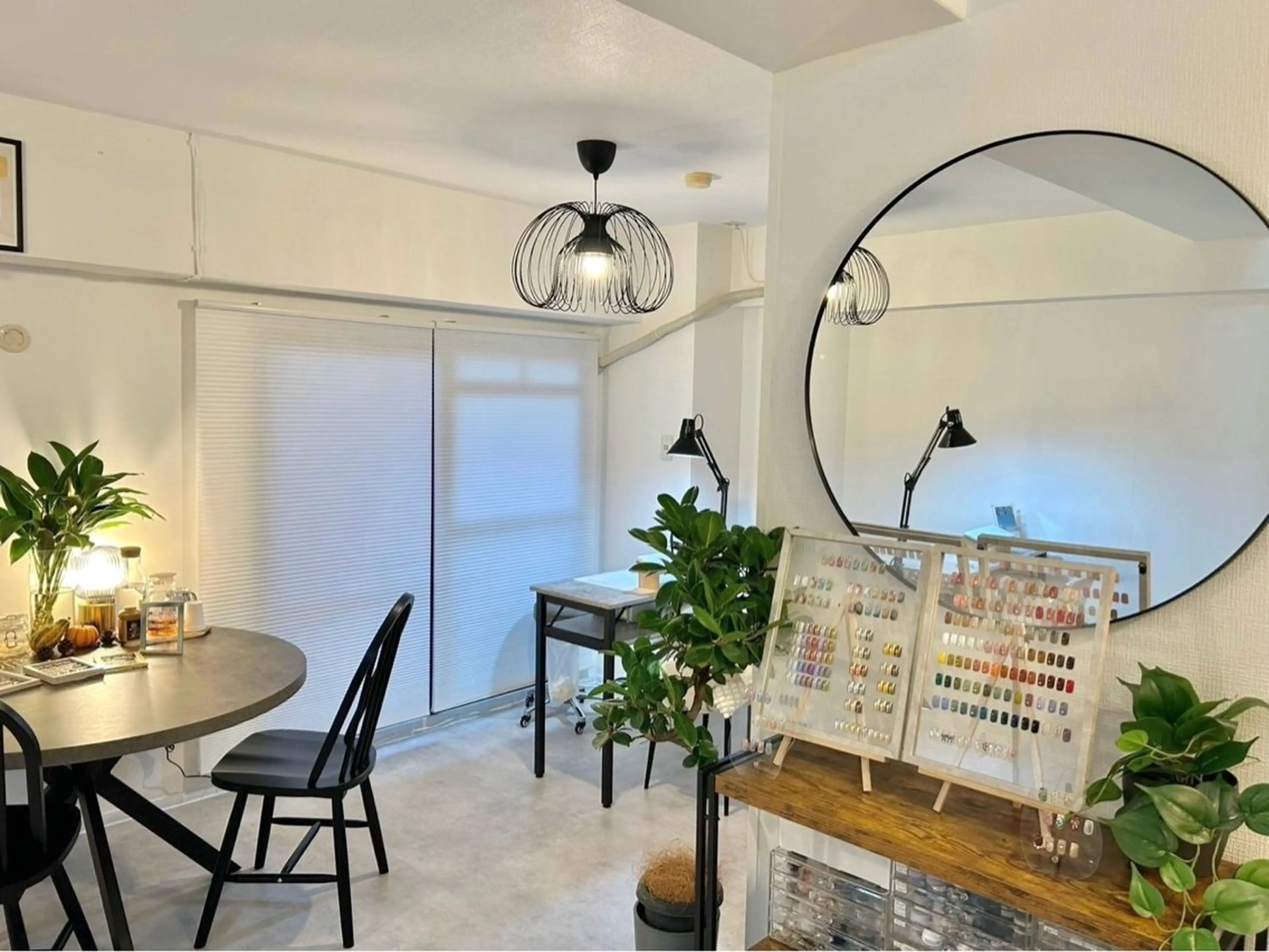 ネイル ボルドー フラッシュネイル マグネットネイル ニュアンスネイル シンプルネイル repos-ルポ-所属・repos mikuのネイルデザイン