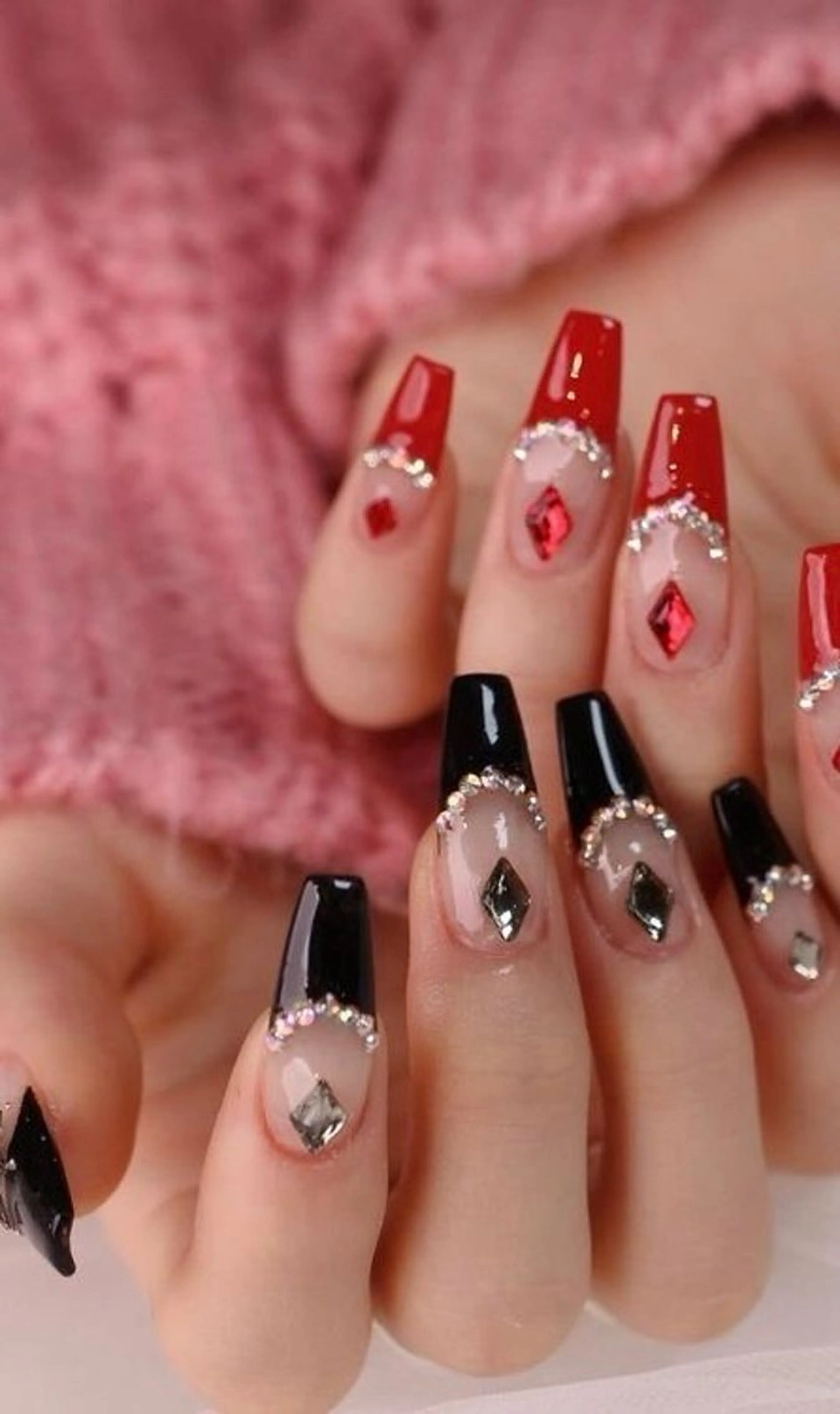 ネイル マグネットネイル ピンク ネイルチップ 冬ネイル クリスマス ハンドネイル Lee Nailsのネイルデザイン