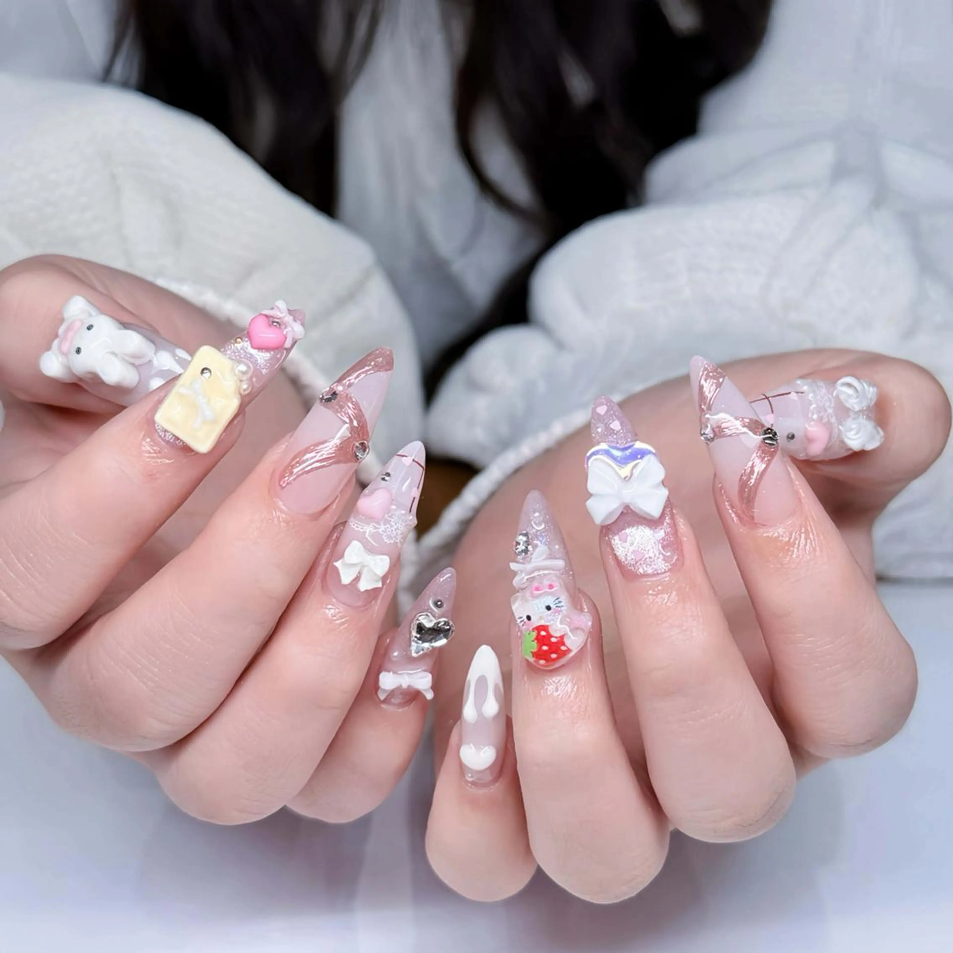 ネイル オーロラネイル ブルー チークネイル 長さ出し フットネイル ハンドネイル NAILS168 池袋西口駅前店のネイルデザイン