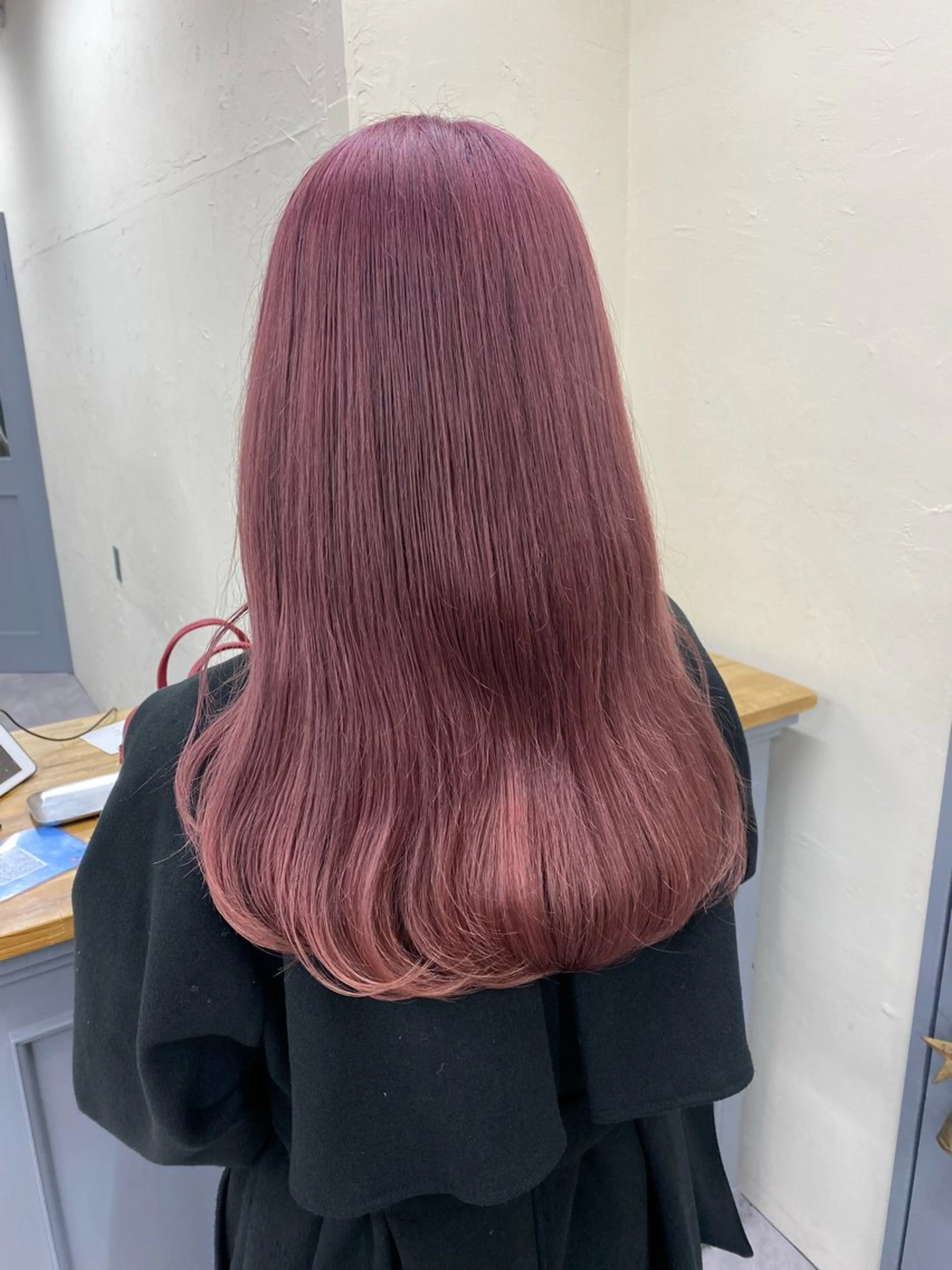 セミロング カラー ピンクカラー カット ヘアカラー hair design verda所属・レイヤー暖色カラー 池袋Yamamotoのヘアスタイル