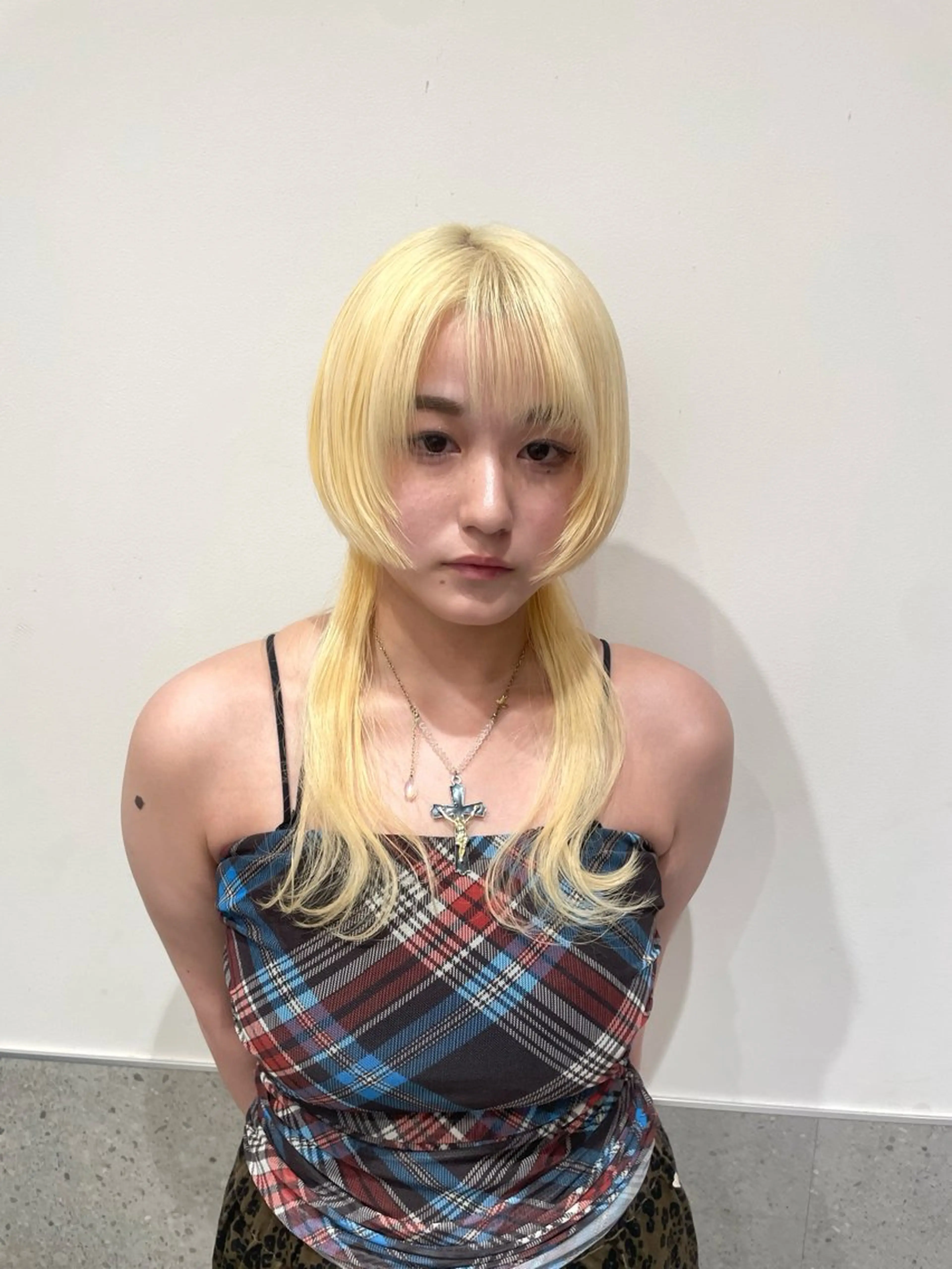 セミロング GO TODAY SHAiRE SALON 原宿本店所属・REINA/ブリーチ /ハイトーン/原宿のヘアスタイル