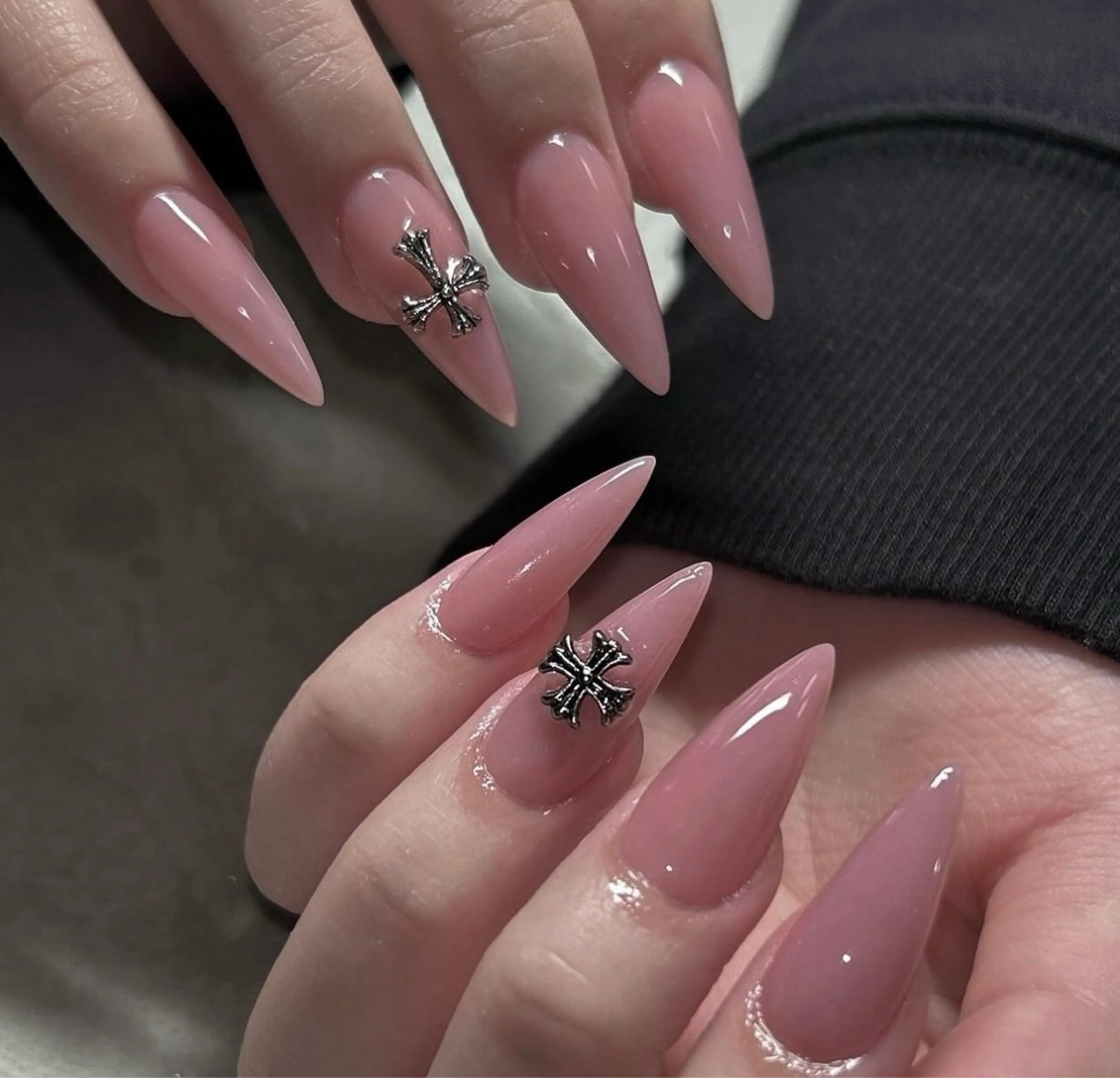 ネイル グラデーション キラキラネイル ワンカラーネイル 冬ネイル Jenn Nail Salonのネイルデザイン
