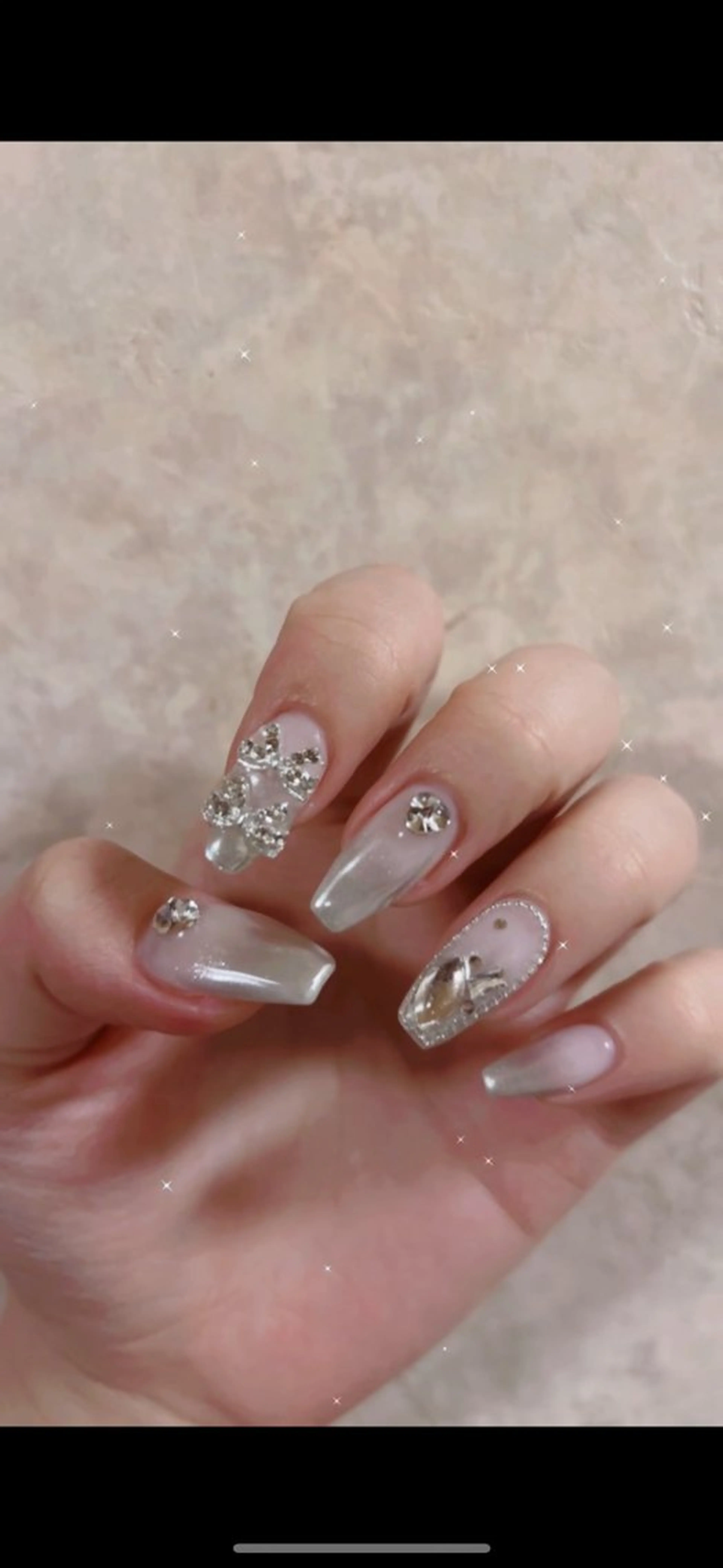 ミディアム ハンドネイル nanami 🐣のネイルデザイン