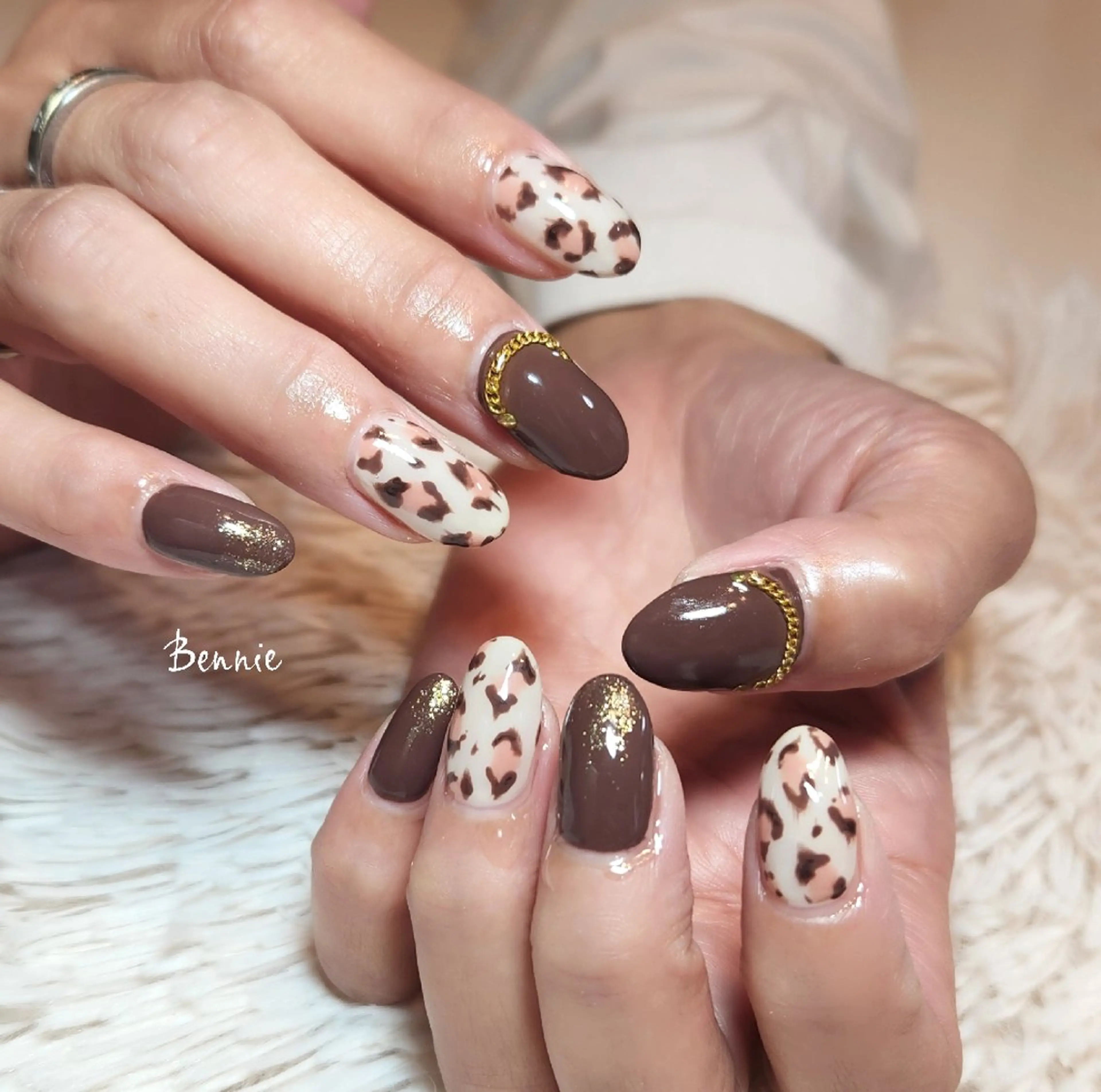 ネイル アニマル柄 ブラウン 持ち込み 冬ネイル ハンドネイル   BENNIEのネイルデザイン