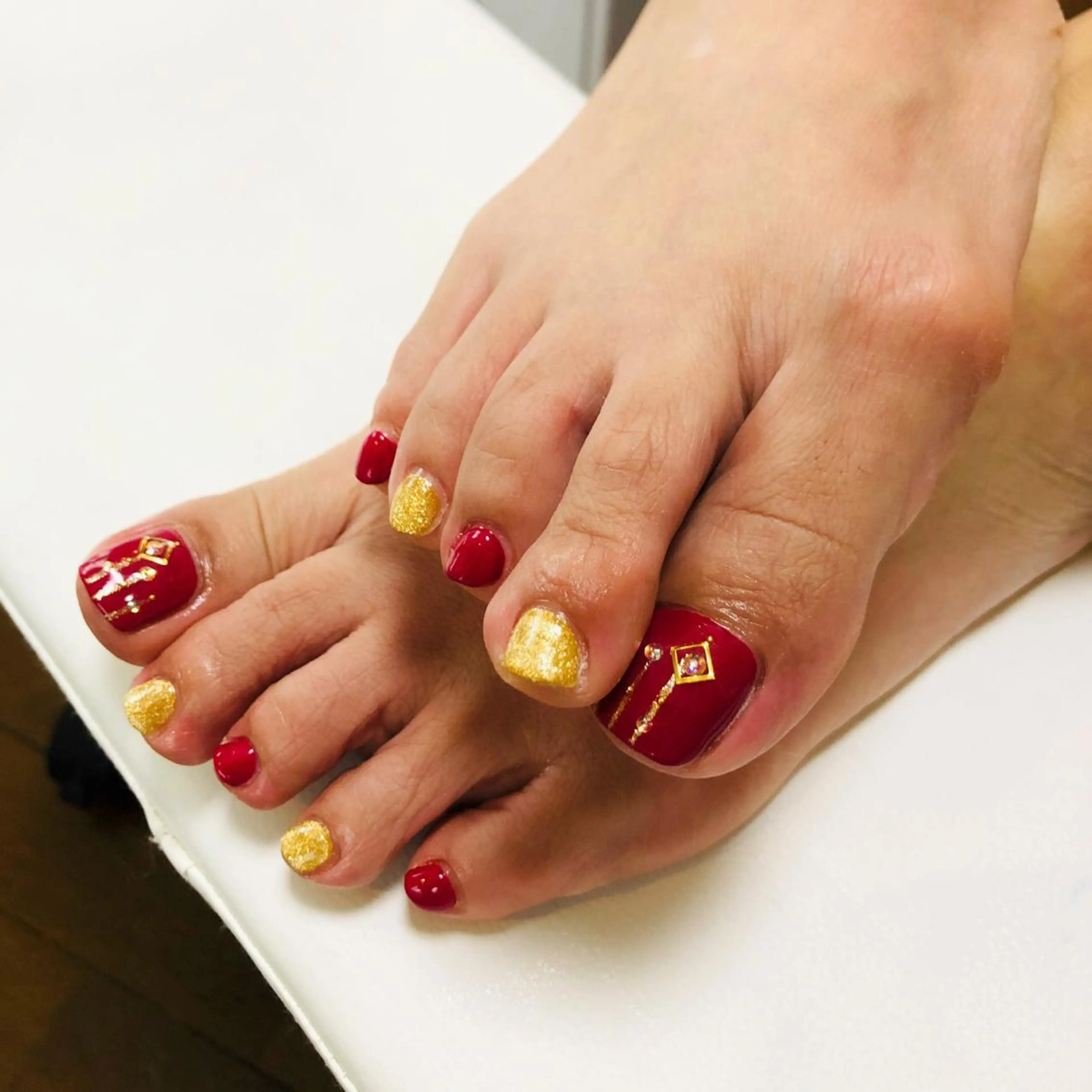 ネイル フットネイル ジェルネイル グラデーション ラメ(グリッター) ラメグラデーション フットネイル ネイルサロン エーネイルのネイルデザイン