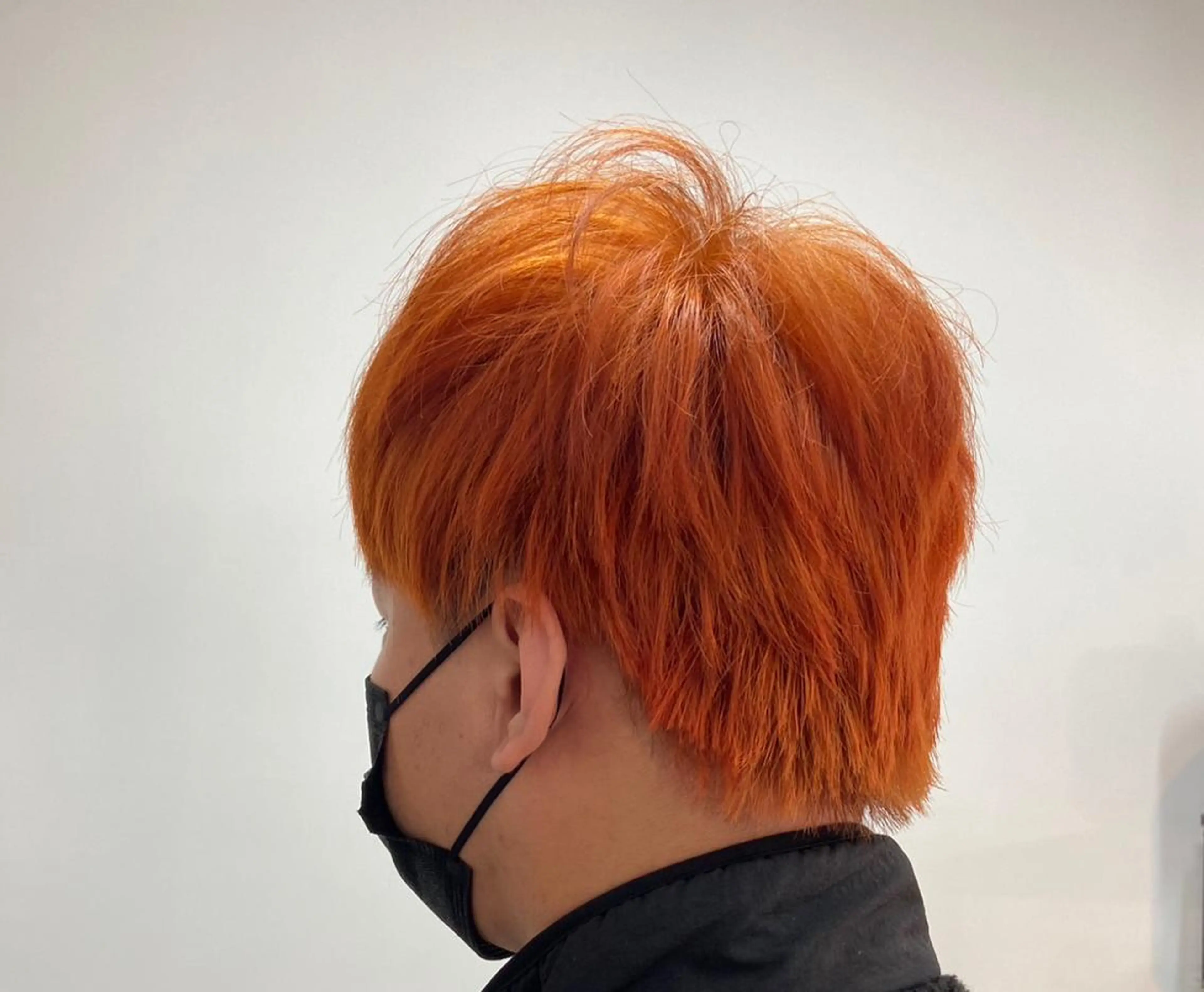 ショート カラー メンズ メンズブリーチ ブリーチ オレンジ 安岡美咲✂︎ 艶カラー/髪質改善のヘアスタイル