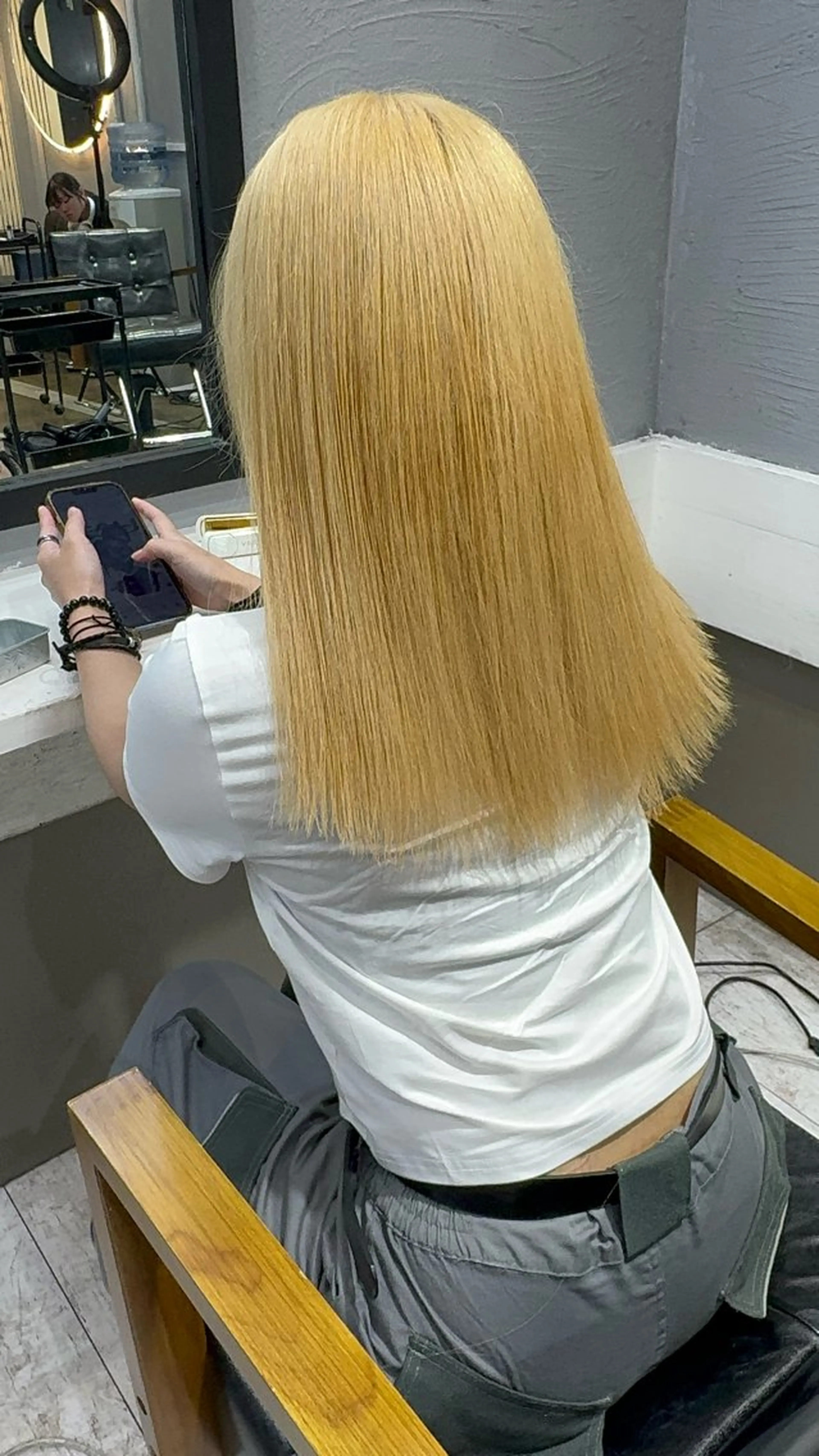 ミディアム カラー dao/ミルクティー /ブラウン/ブロンドのヘアスタイル