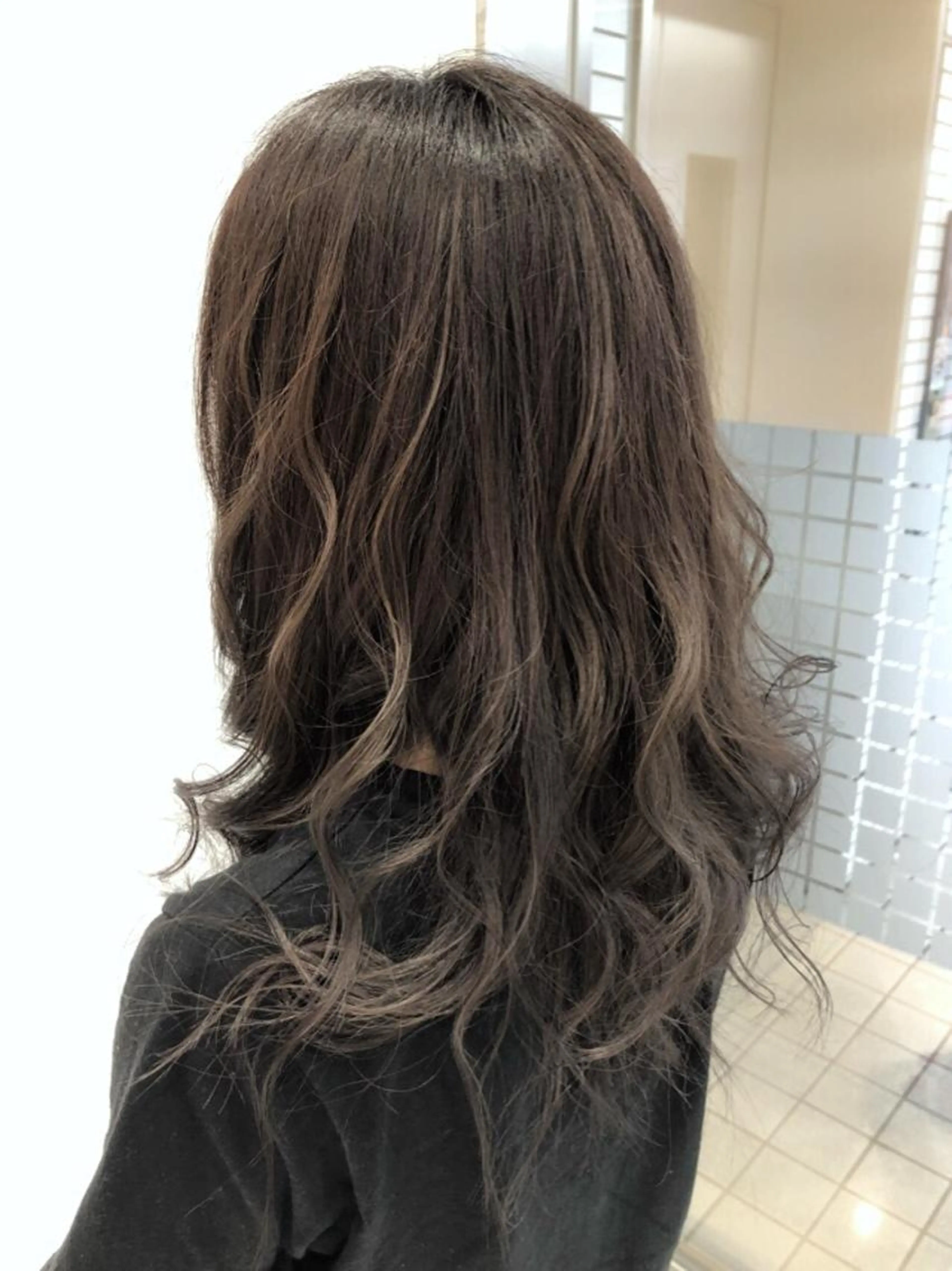 【2回目以降の方】🇺🇸外国人風ダメージレスカラー🇬🇧イルミナカラー💫トリートメント付き🧚‍♀️の写真