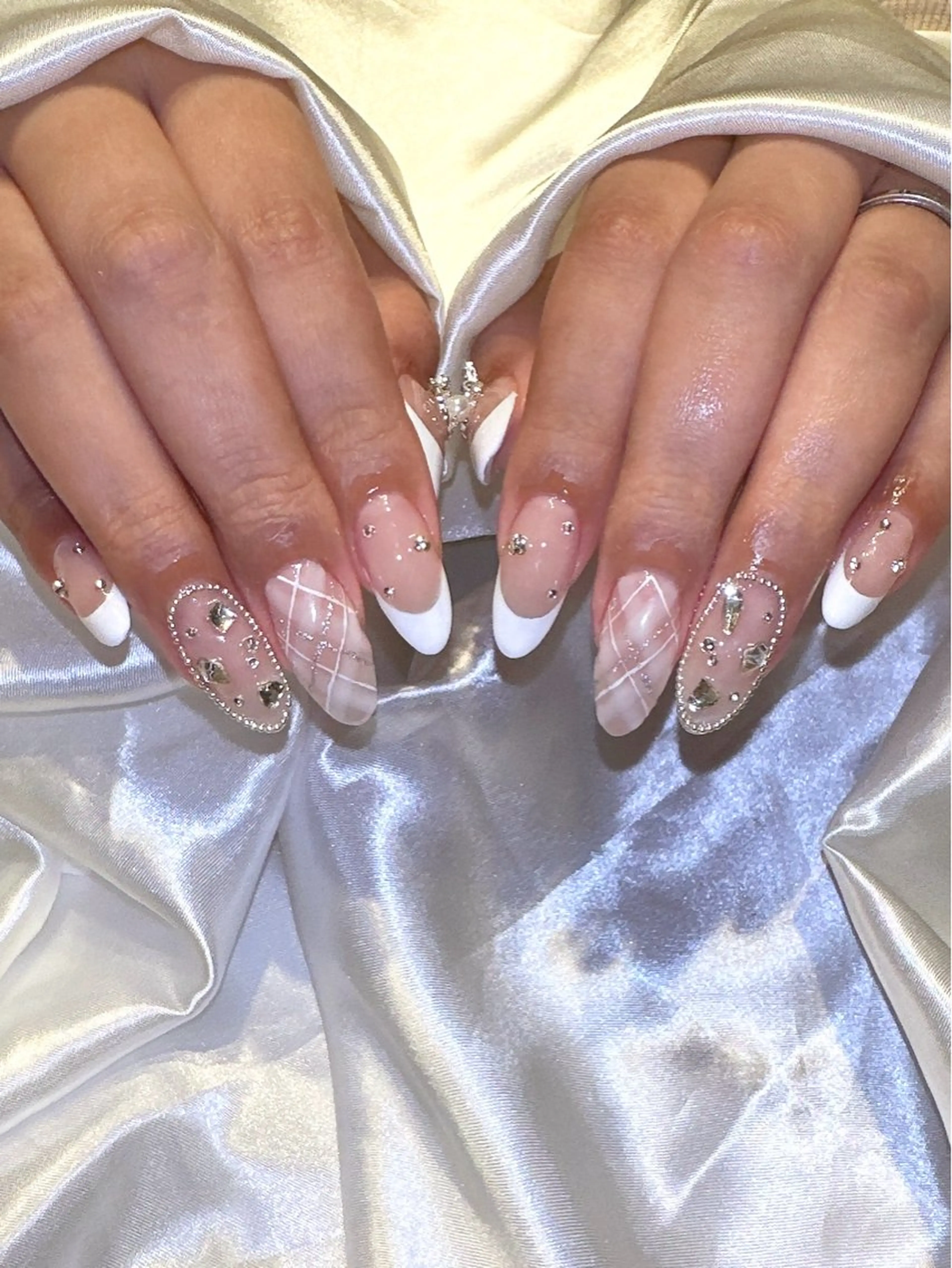 ネイル フラッシュネイル マグネットネイル ニュアンスネイル シンプルネイル ワンホンネイル ハンドネイル at Nailのネイルデザイン