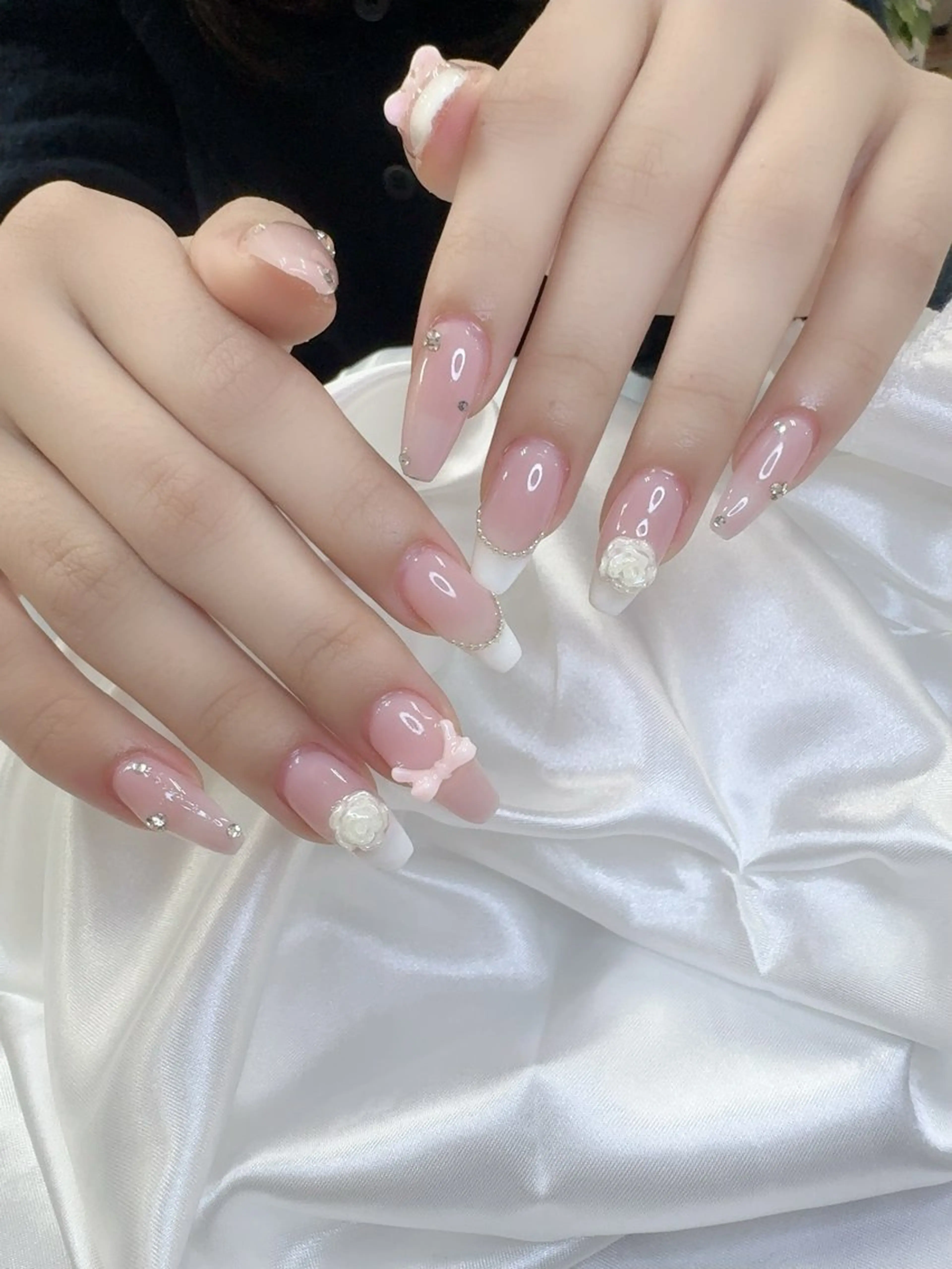 ネイル フレンチネイル 韓国ネイル マグネットネイル ニュアンスネイル オフィスネイル ハンドネイル Mlan Nailのネイルデザイン
