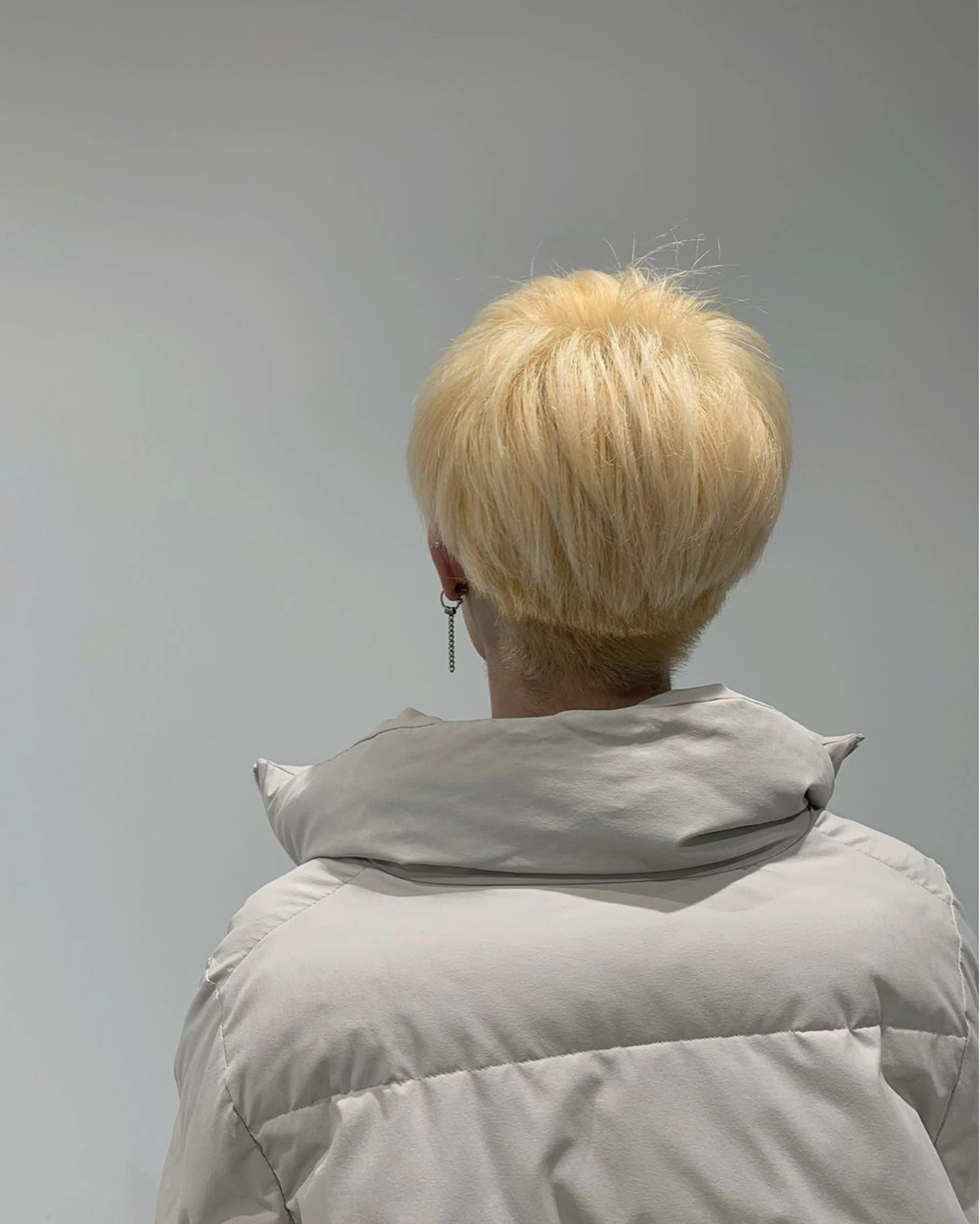 ショート カラー MOND / PINのヘアスタイル