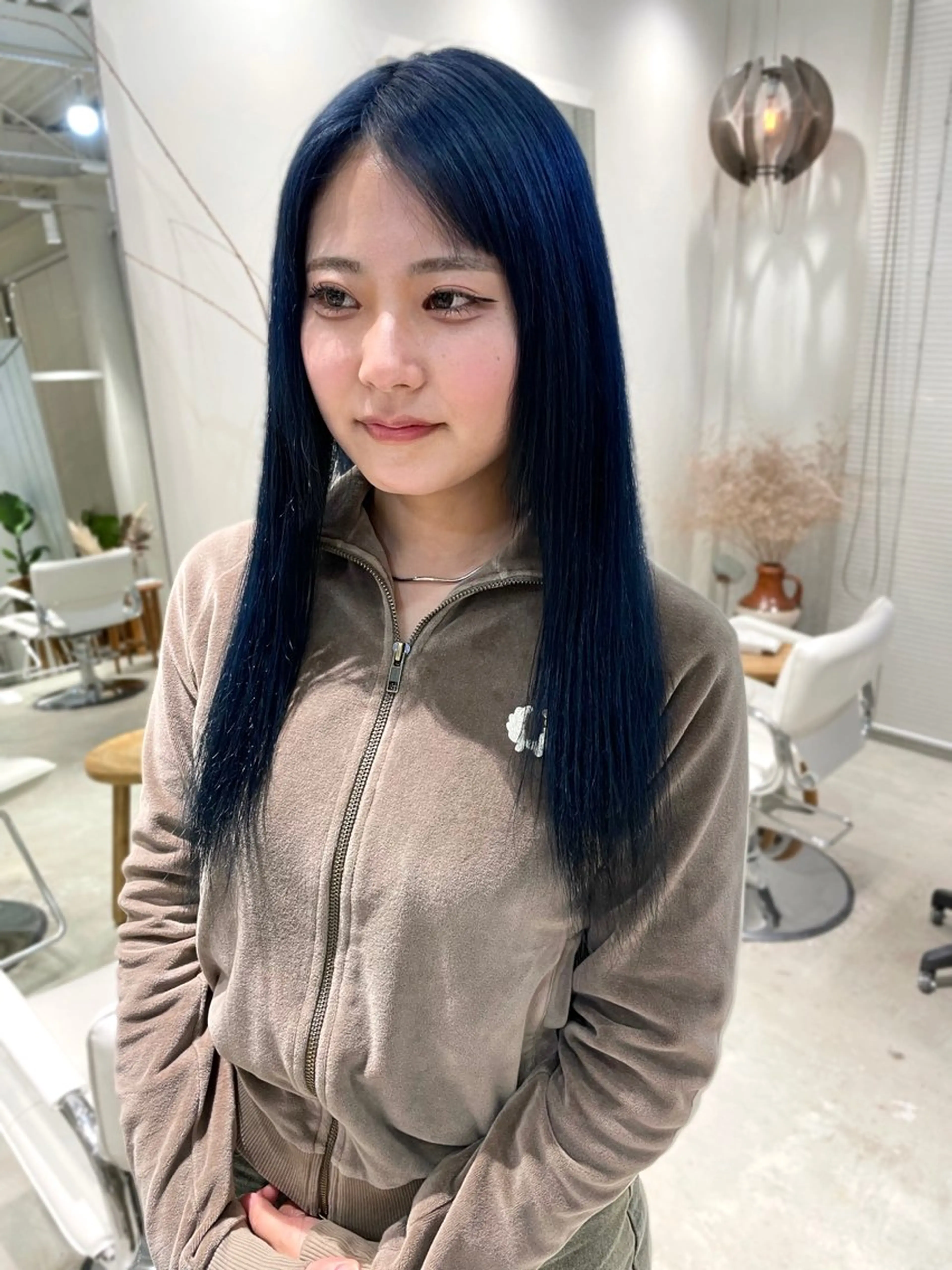 ロング カラー ヘアカラー 林 千聖のヘアスタイル