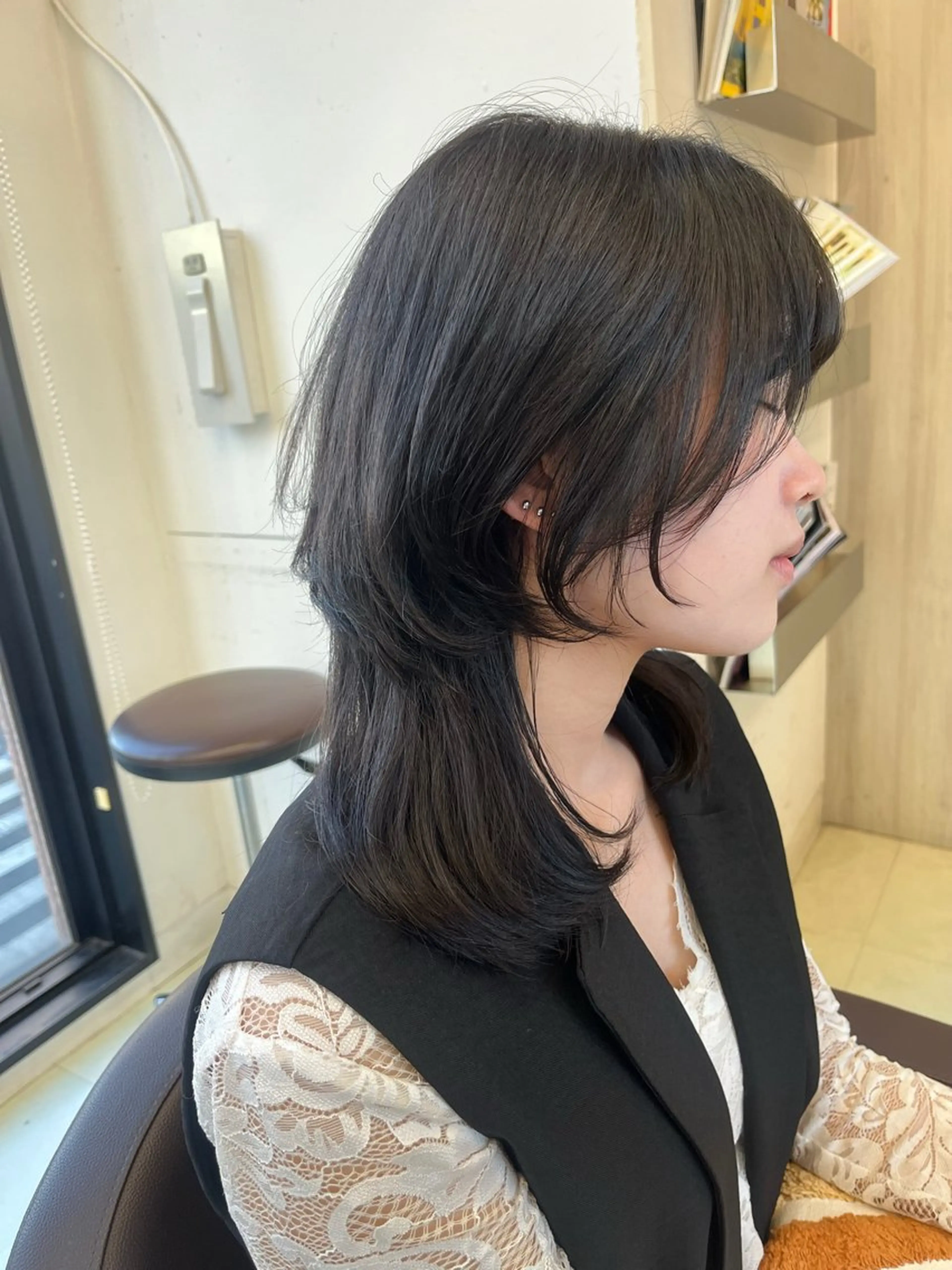 セミロング wil西宮レイヤー 西村徹のヘアスタイル