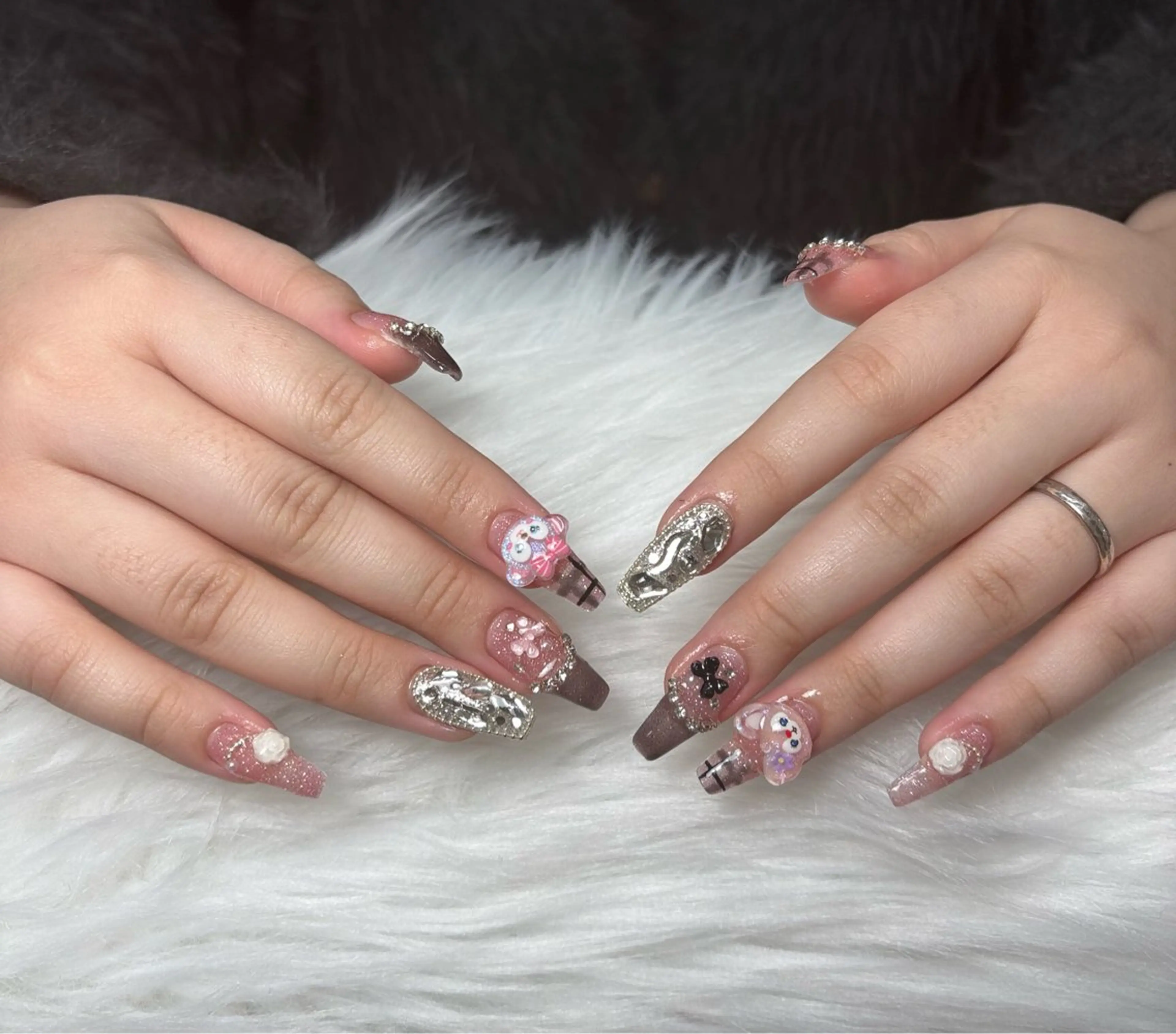 ネイル アートネイル 長さ出し ジェルネイル マグネットネイル ニュアンスネイル なな_ CloudyChanのネイルデザイン