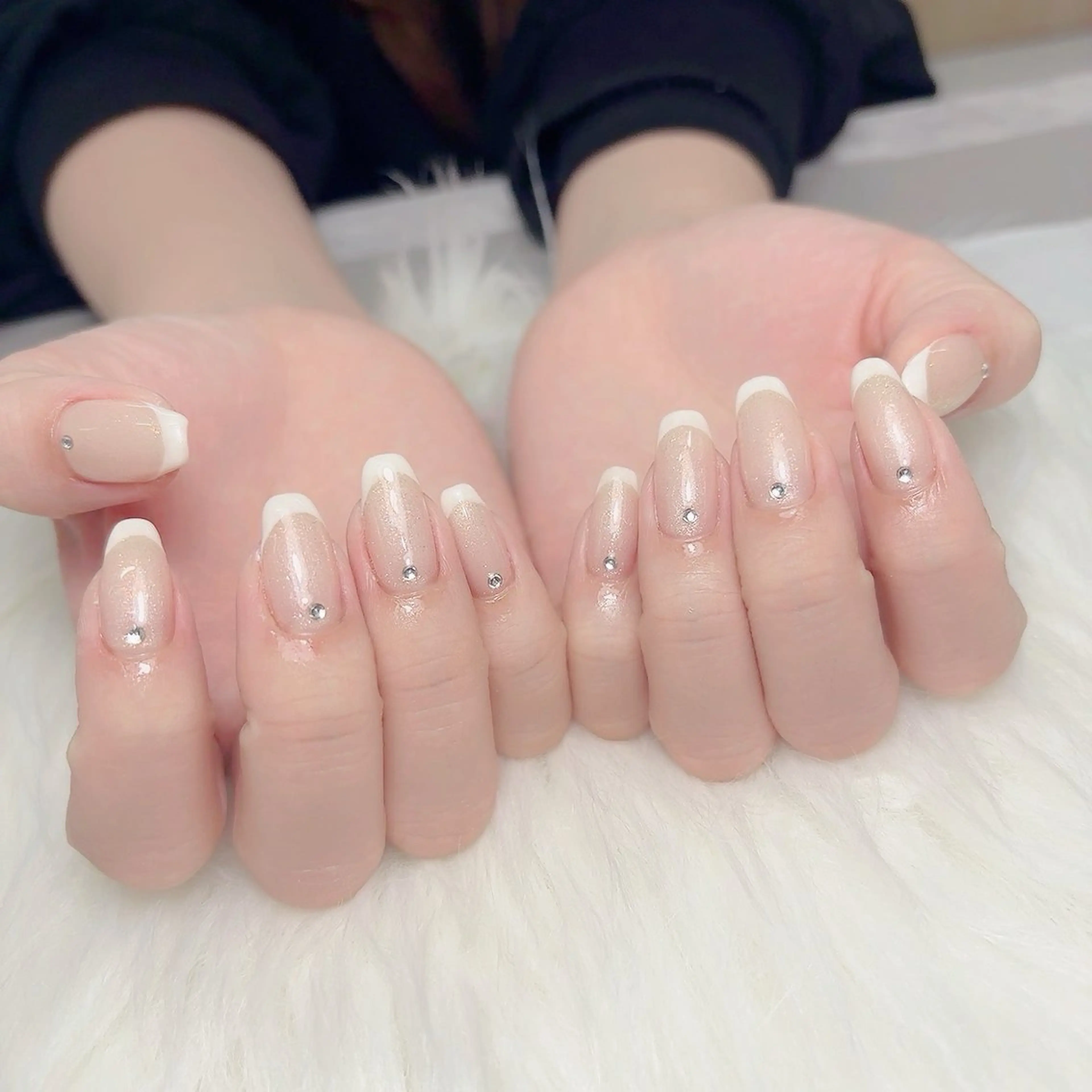 ネイル フレンチネイル ラメ(グリッター) ハンドネイル ポッコネイル所属・ポッコネイル MISAKIのネイルデザイン