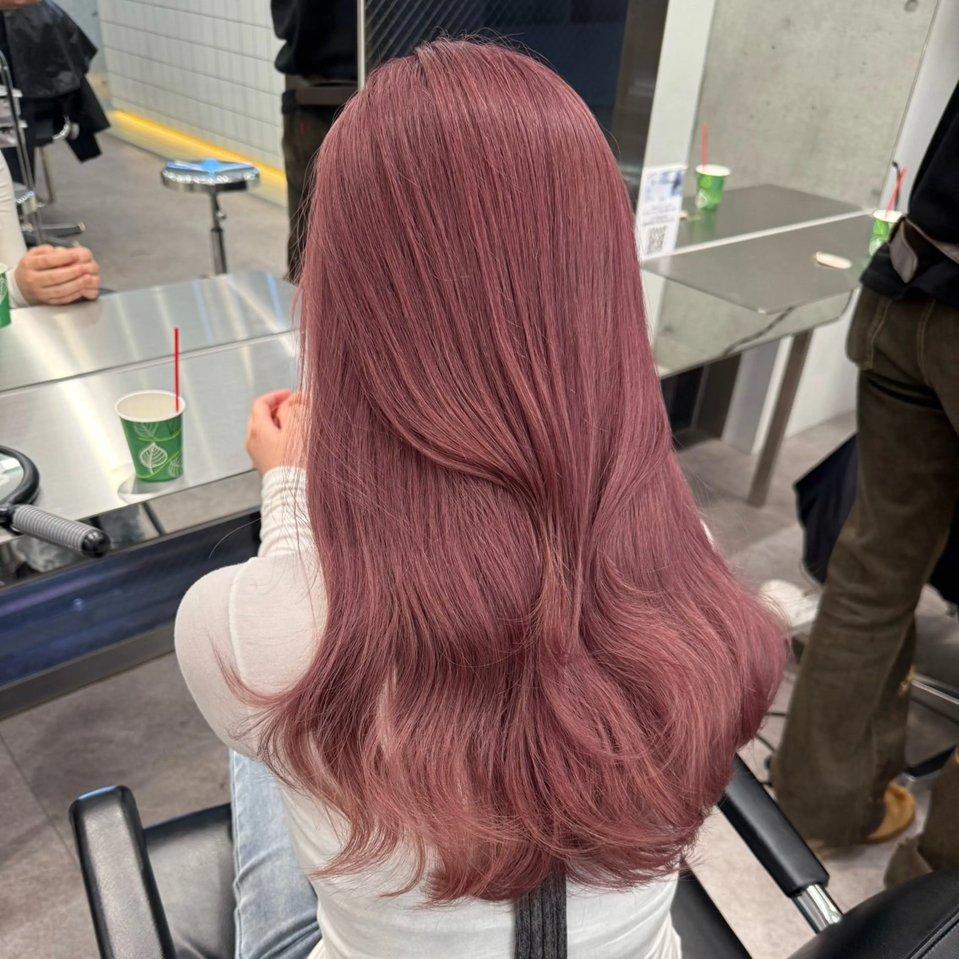 ロング カラー ヘアカラー ミルクティーベージュ /sara💛のヘアスタイル