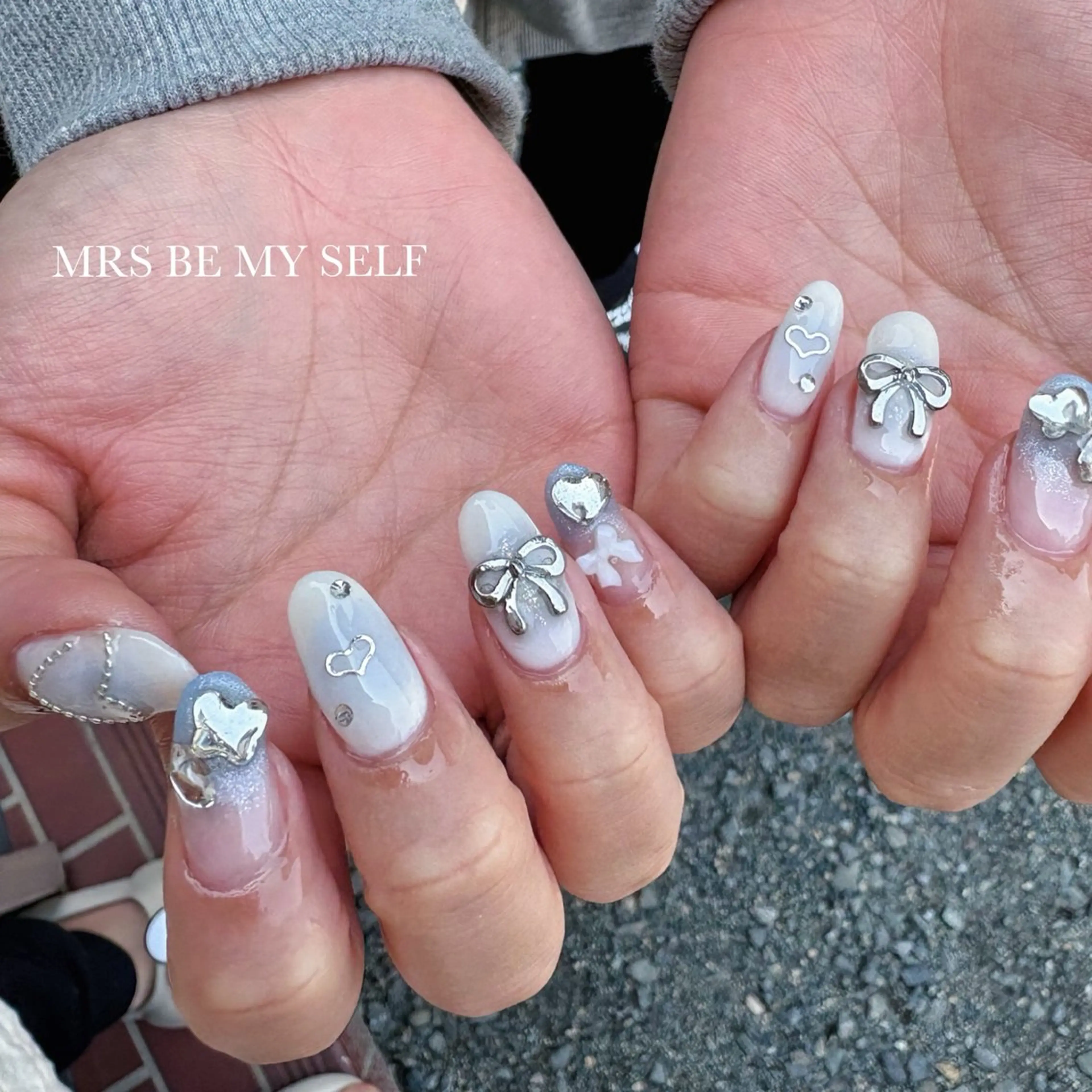 ネイル ハート 水色 リボン MRS/ miyu🎀のネイルデザイン