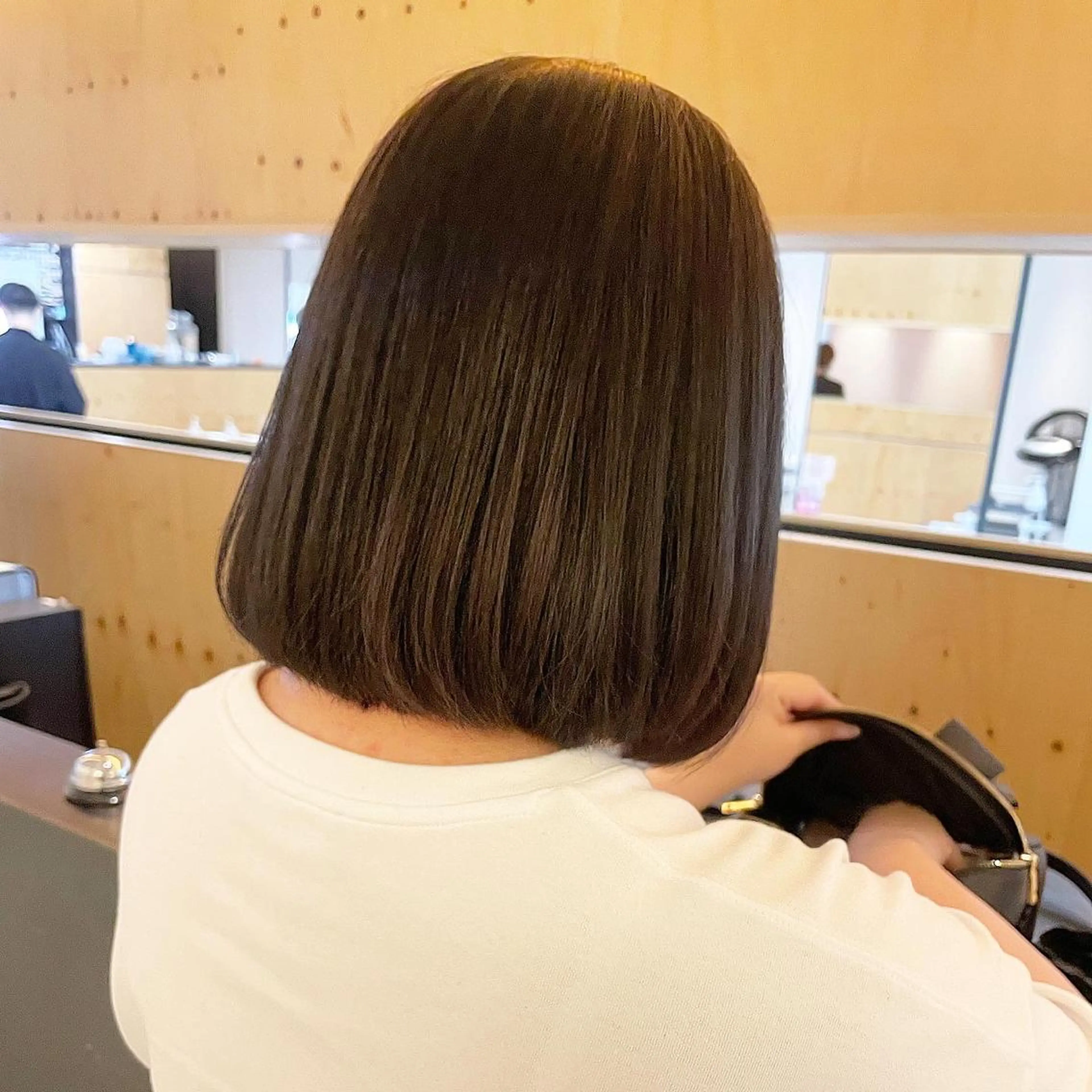 ショート カラー 岩戸 新のヘアスタイル