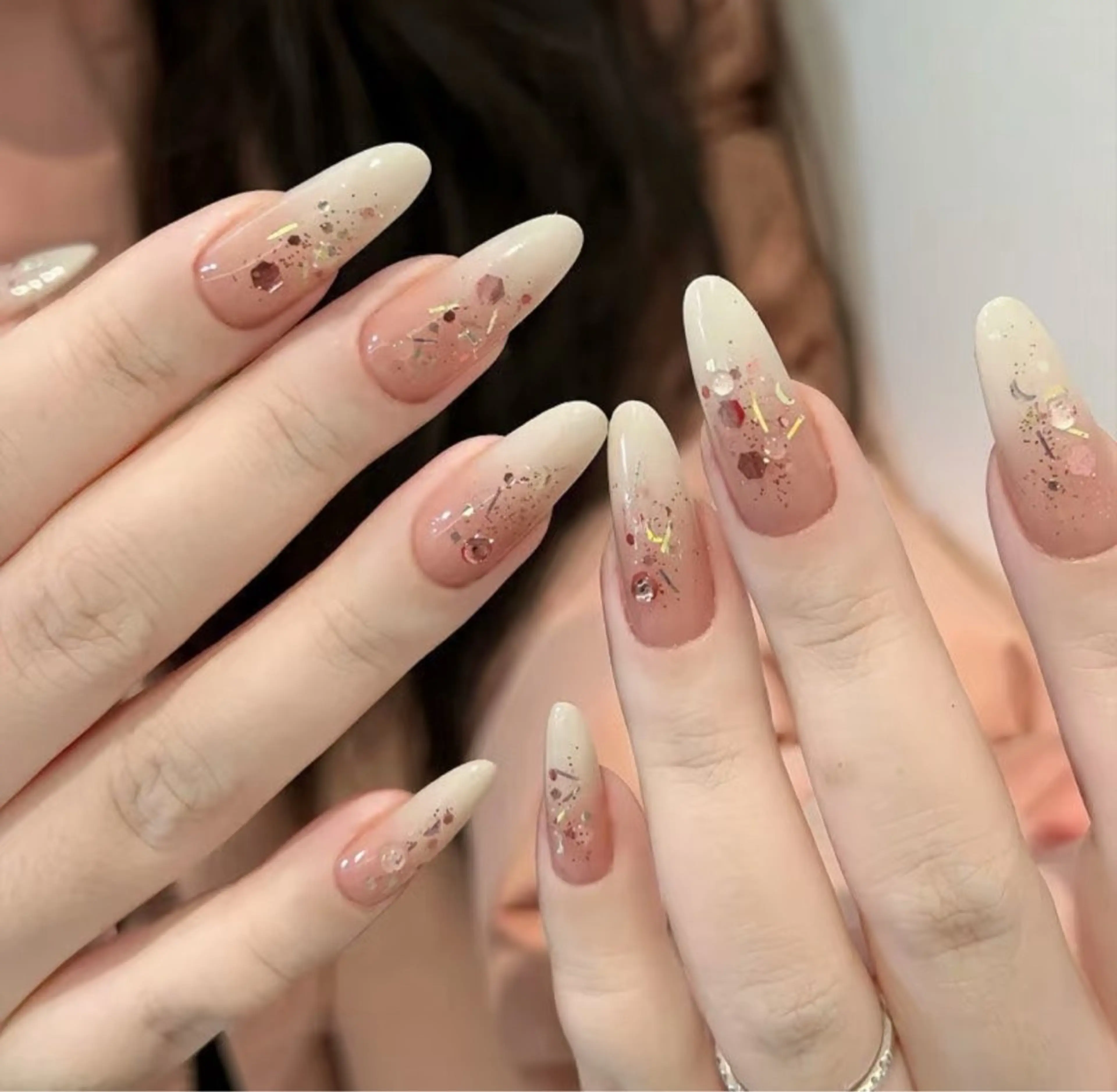 ネイル ジェルネイル グラデーション キラキラネイル ラメ(グリッター) シンプルネイル ハンドネイル 🎀MIYUKI Salon🎀のネイルデザイン