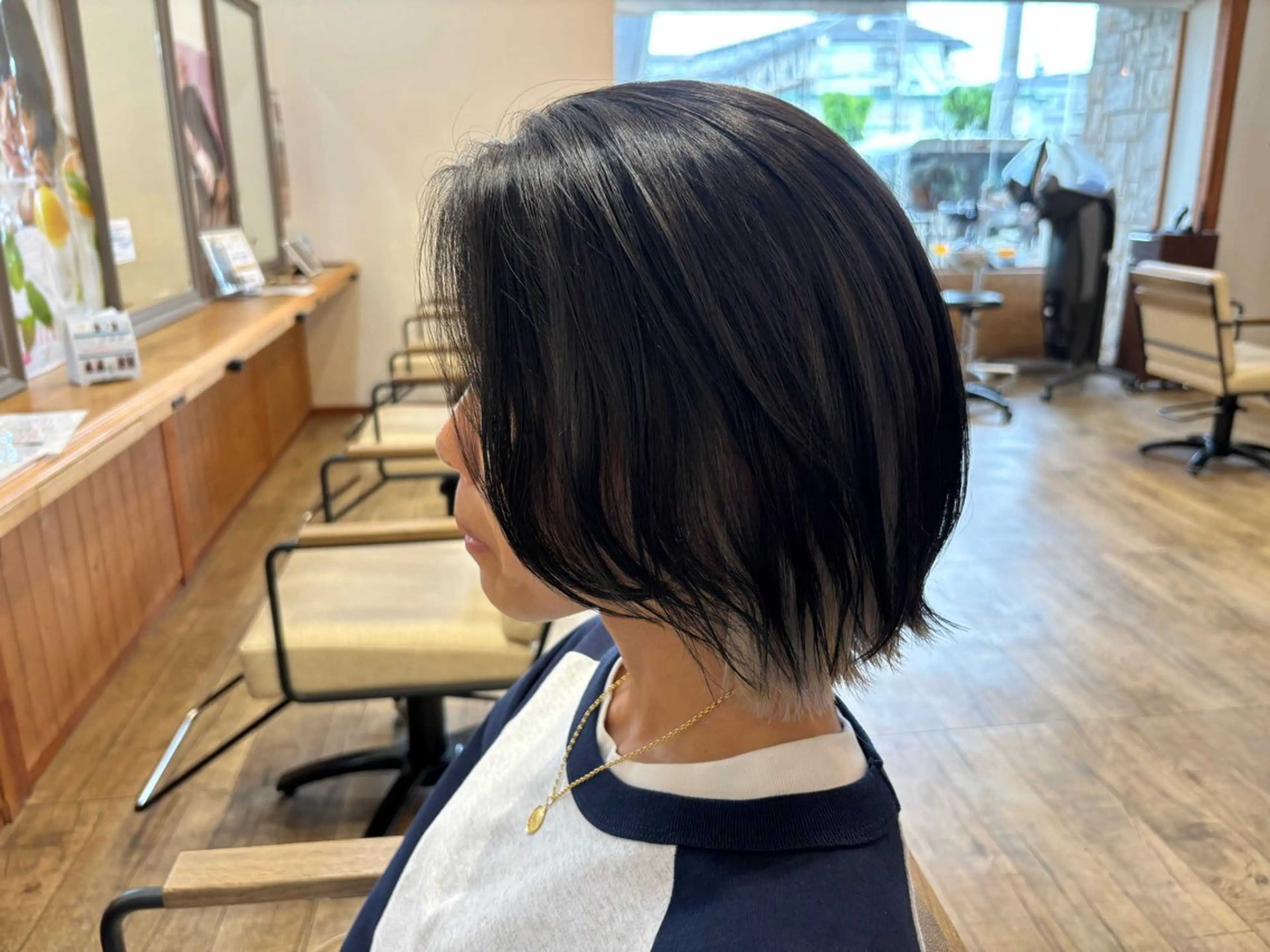 ショート カラー ボブレイヤー ブリーチ インナーカラー ボブ 顔まわりレイヤー カット ヘアカラー トリートメント Jill franc ＿ ayanoのヘアスタイル