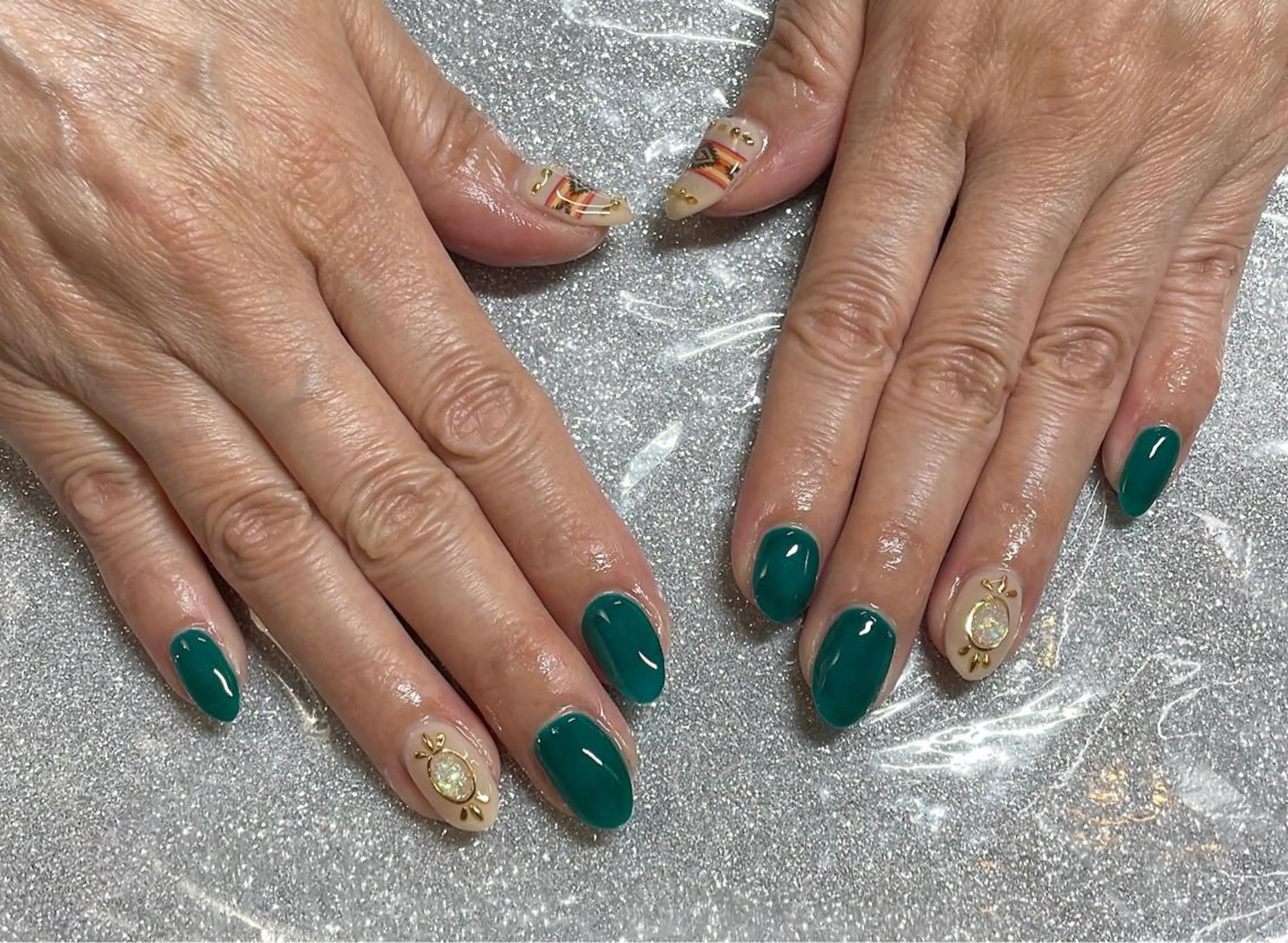 ネイル ハンドネイル VIERU 🌈🎀💖のネイルデザイン