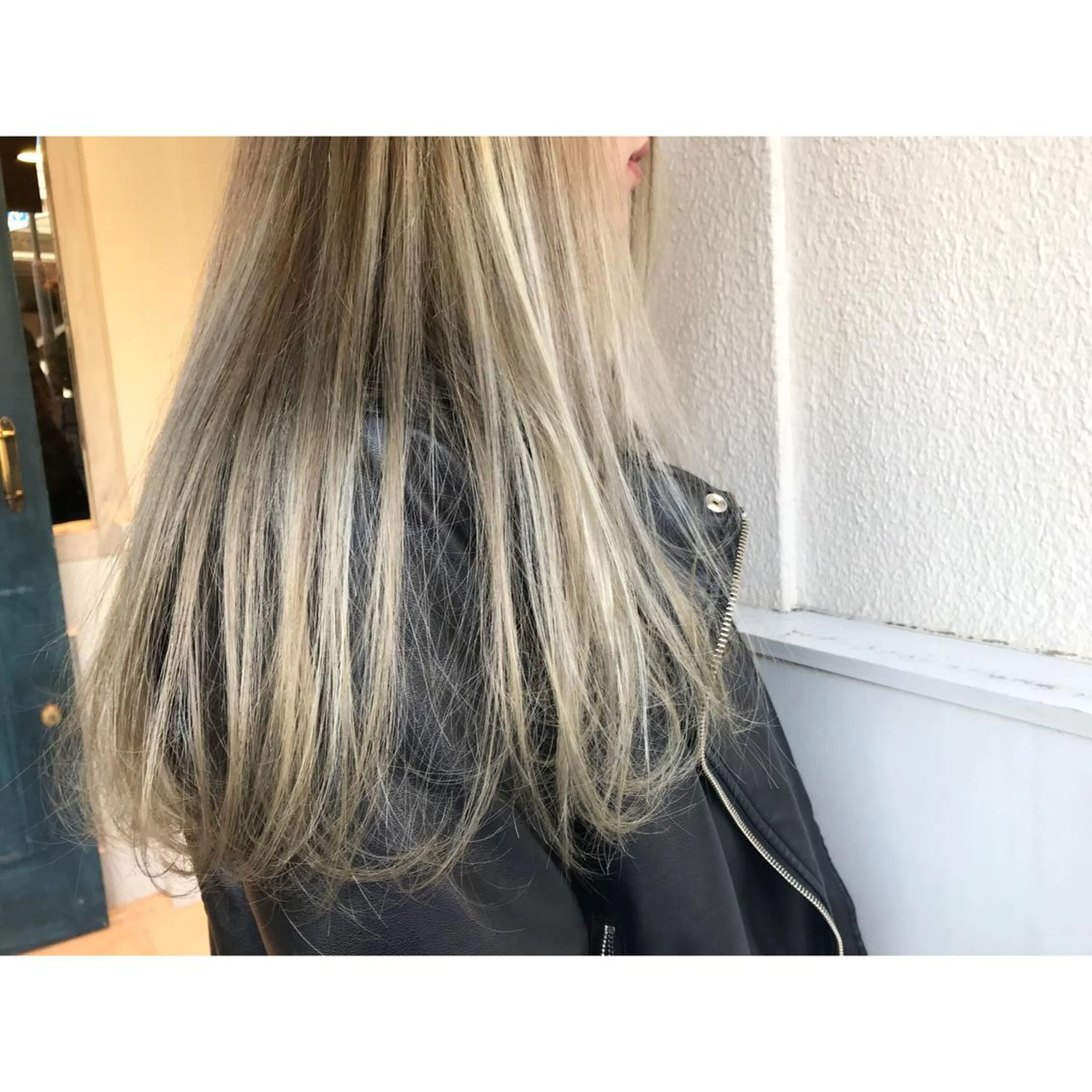 ロング カラー ハイライトカラー ハイトーンカラー ハイライト ヘアカラー トリートメント Musiiik hairのヘアスタイル