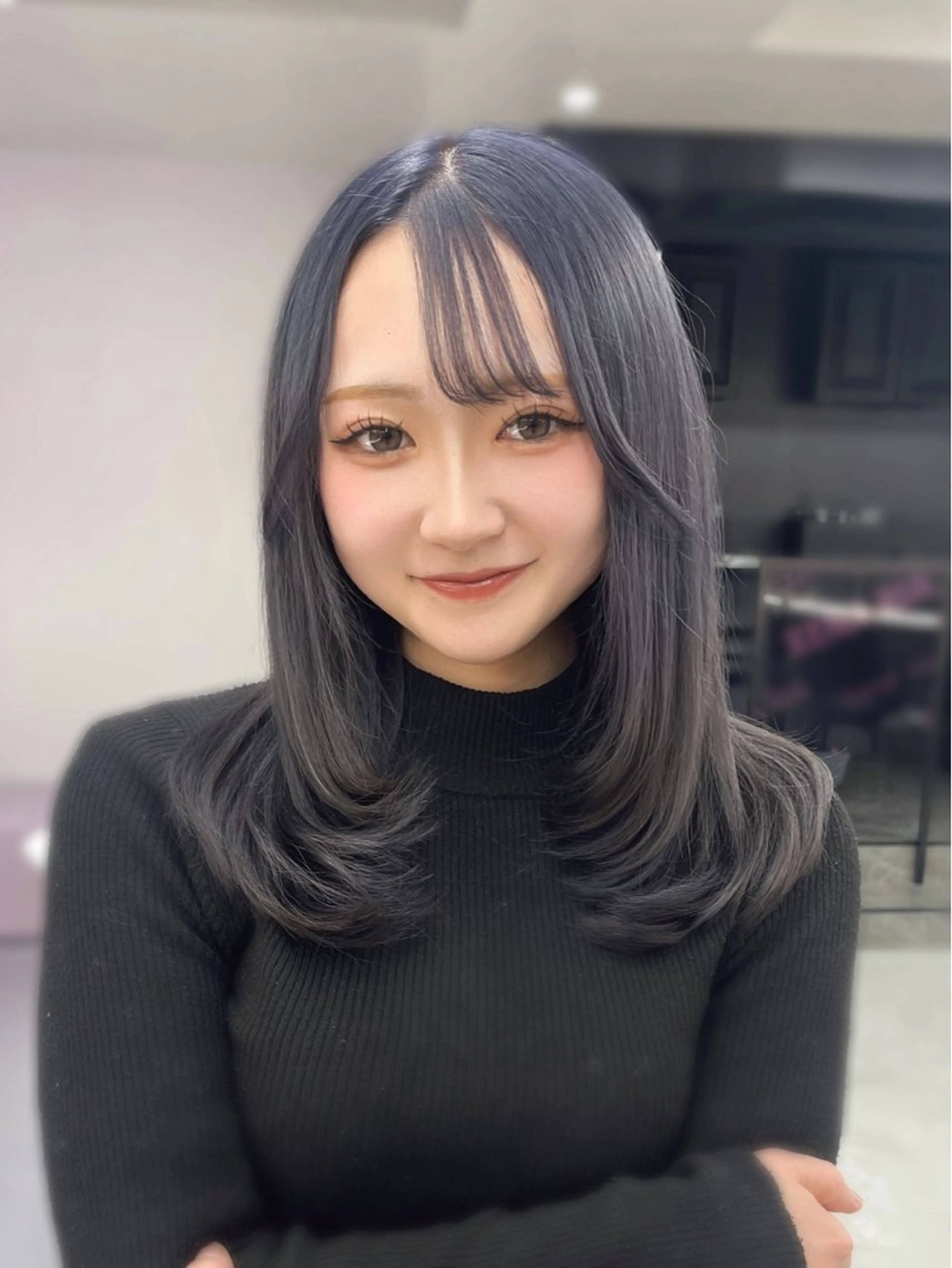 セミロング カラー ブリーチ ネイビーカラー レイヤーカット ヘアカラー MEI / ブリーチカラー/名駅のヘアスタイル