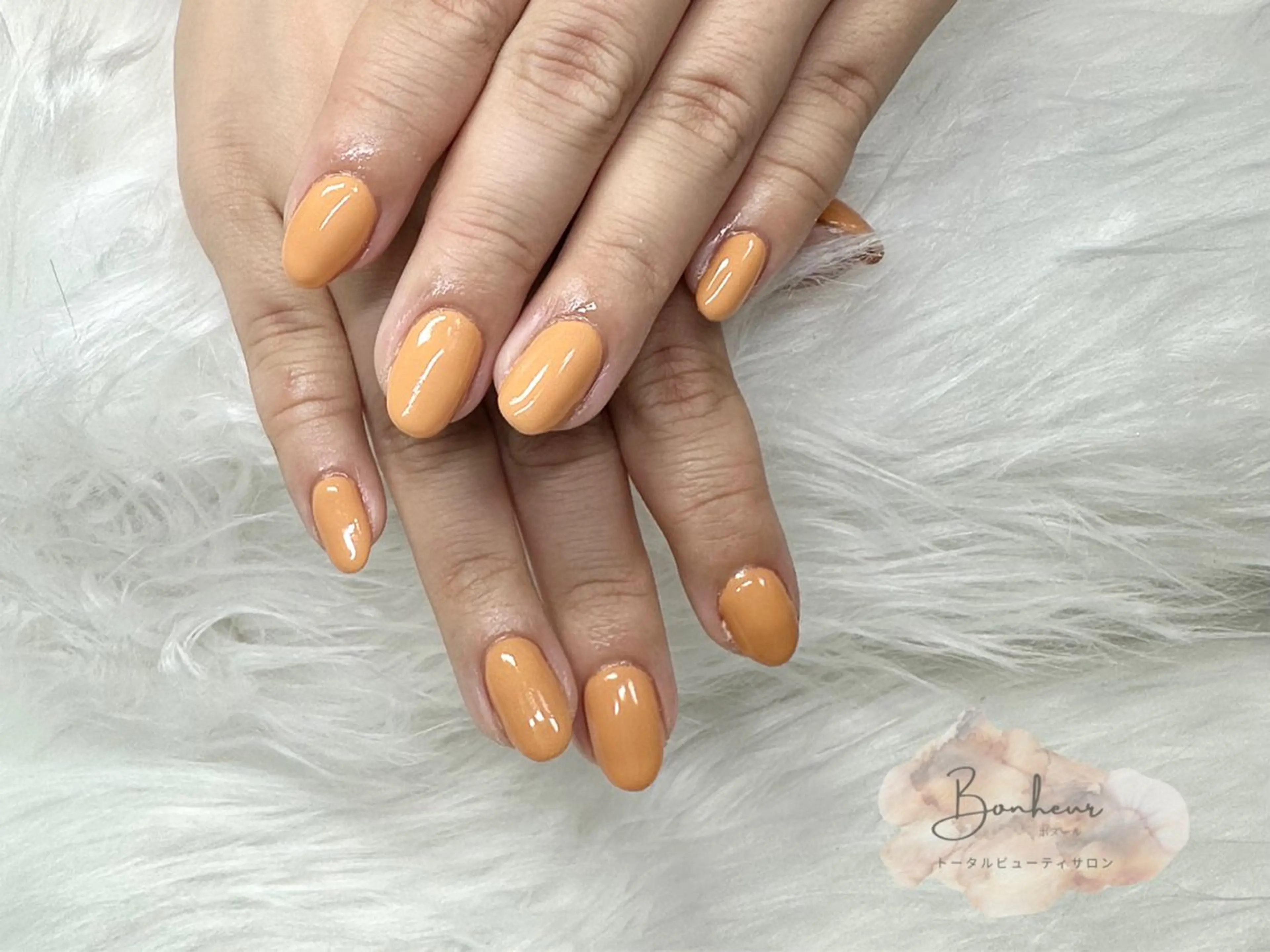 ミディアム Bonheur 【ボヌール】のネイルデザイン
