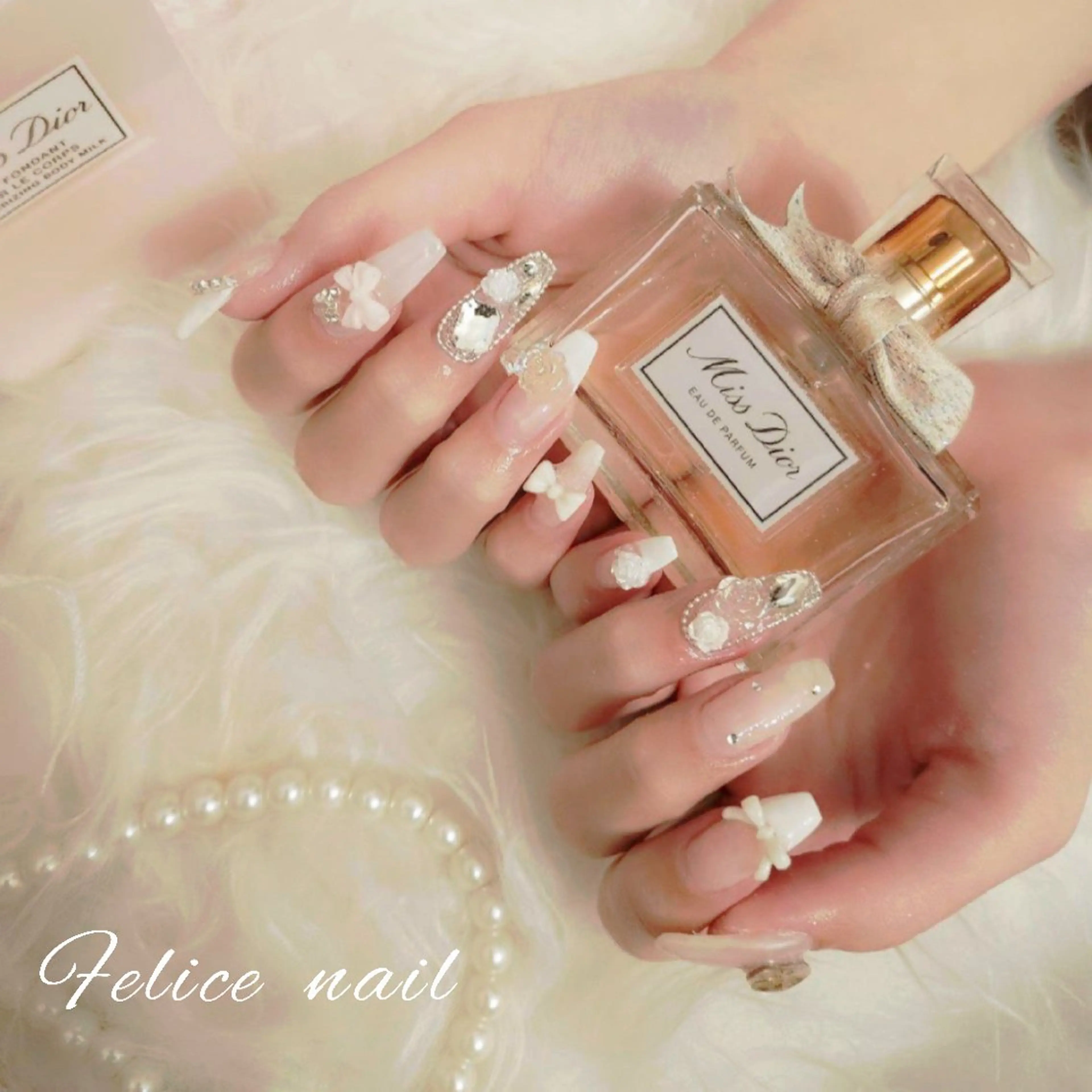 ネイル フレンチネイル ガーリー リボン ワンホンネイル felice nailのネイルデザイン