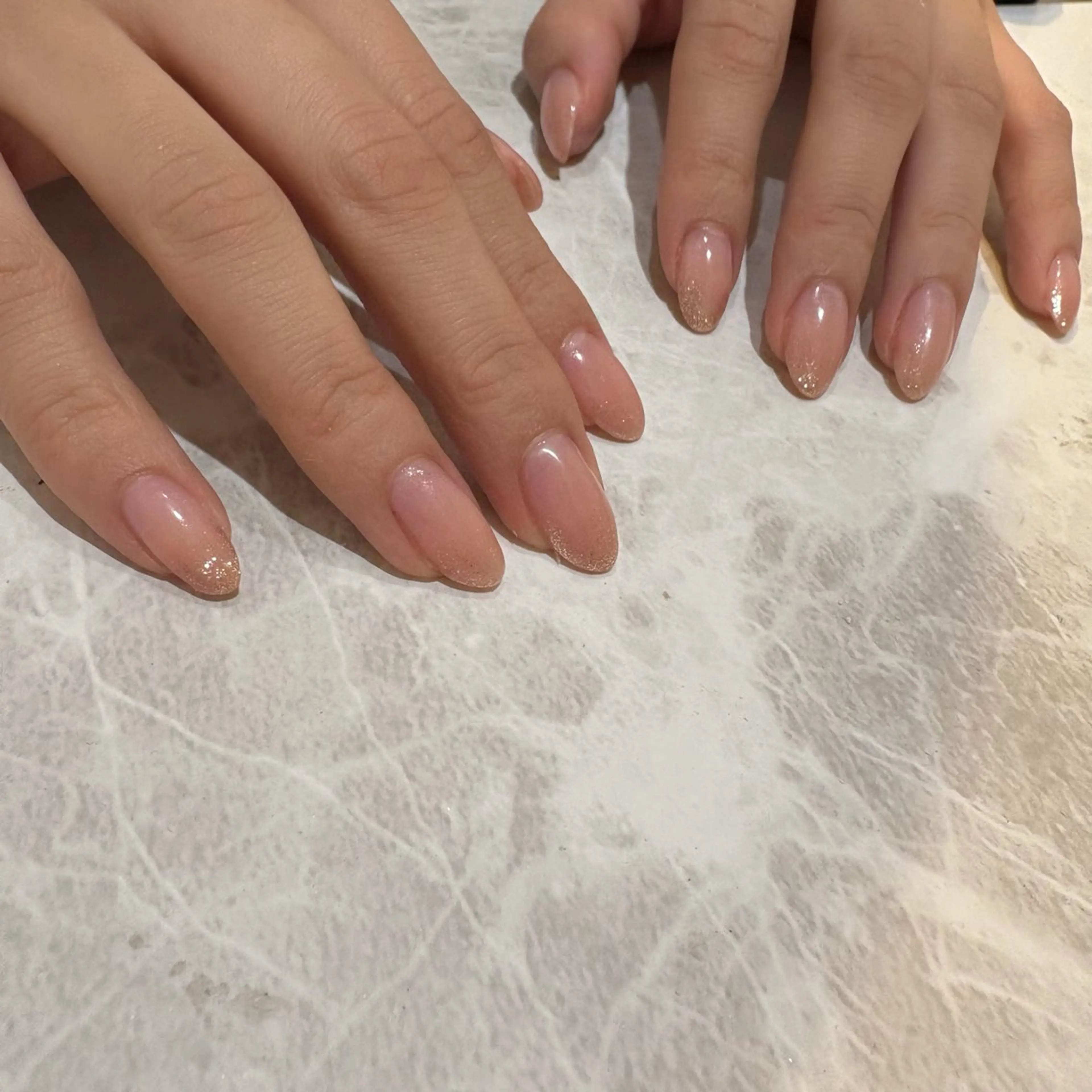 ネイル ラメ(グリッター) オフィスネイル ワンカラーネイル ハンドネイル private salon magique所属・Rina🫧 大阪/福島のネイルデザイン