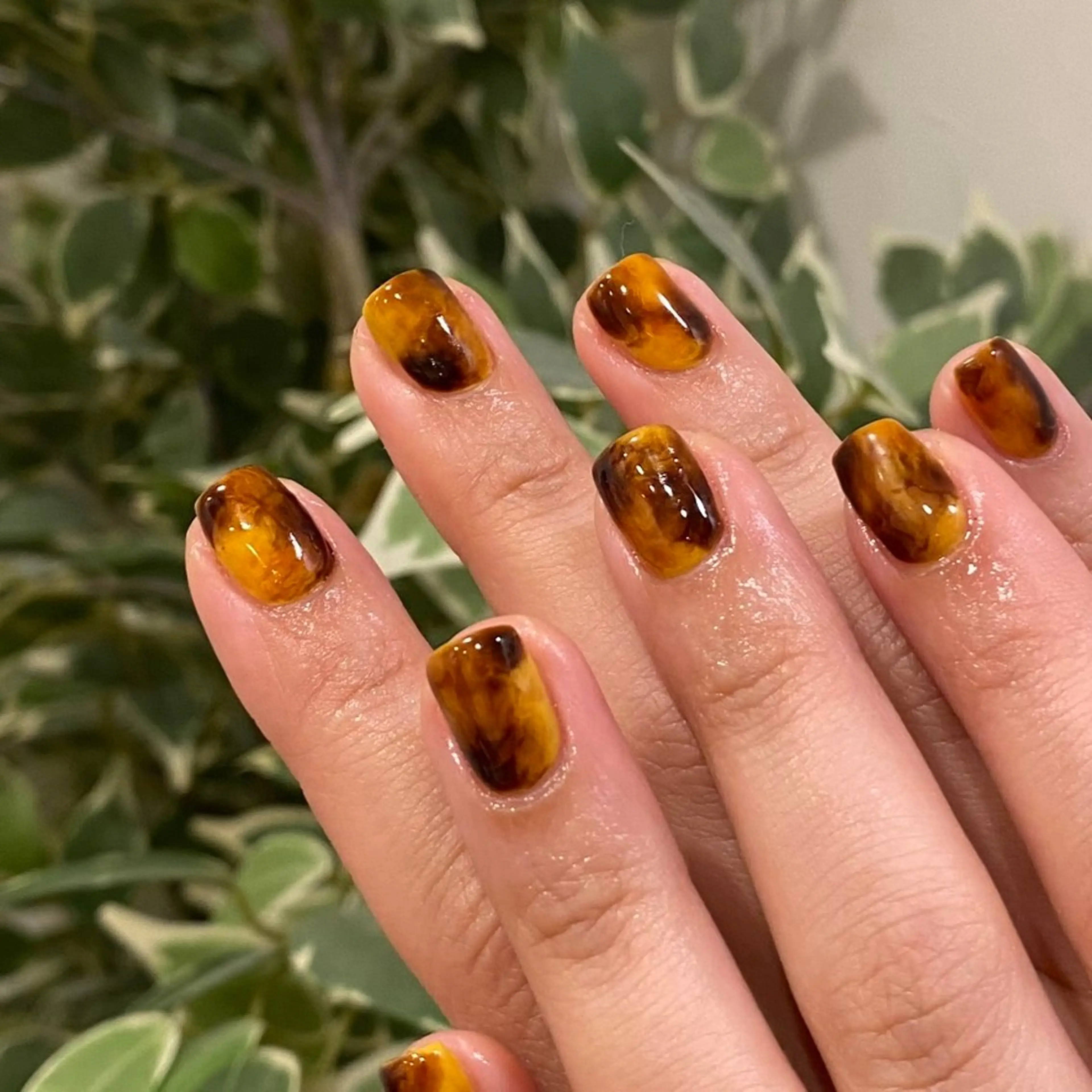 ネイル べっ甲ネイル ハンドネイル ハンドケア N dé chou chou所属・林 七海のその他イメージ