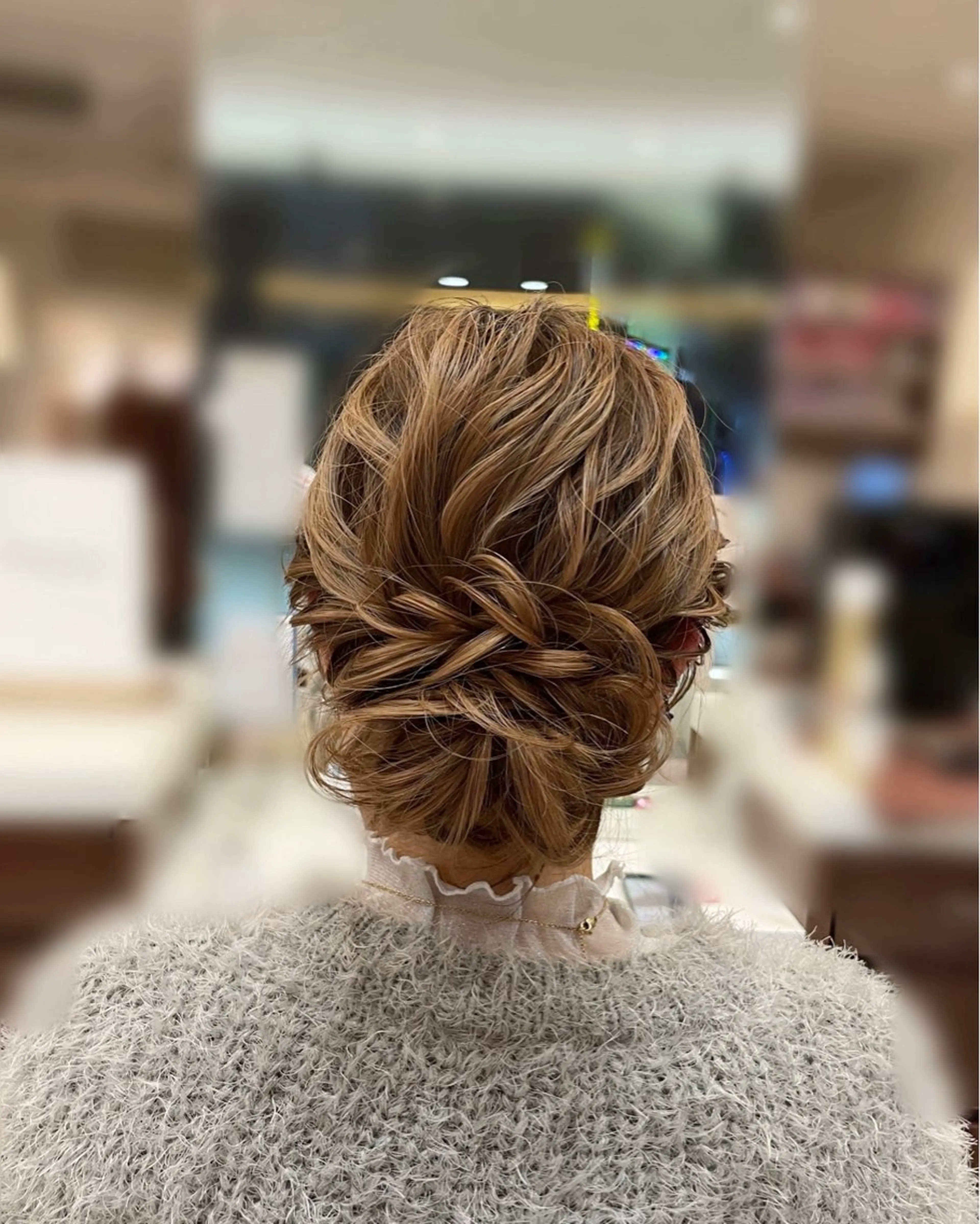 セミロング レナークアリア 梅津美憂のヘアスタイル