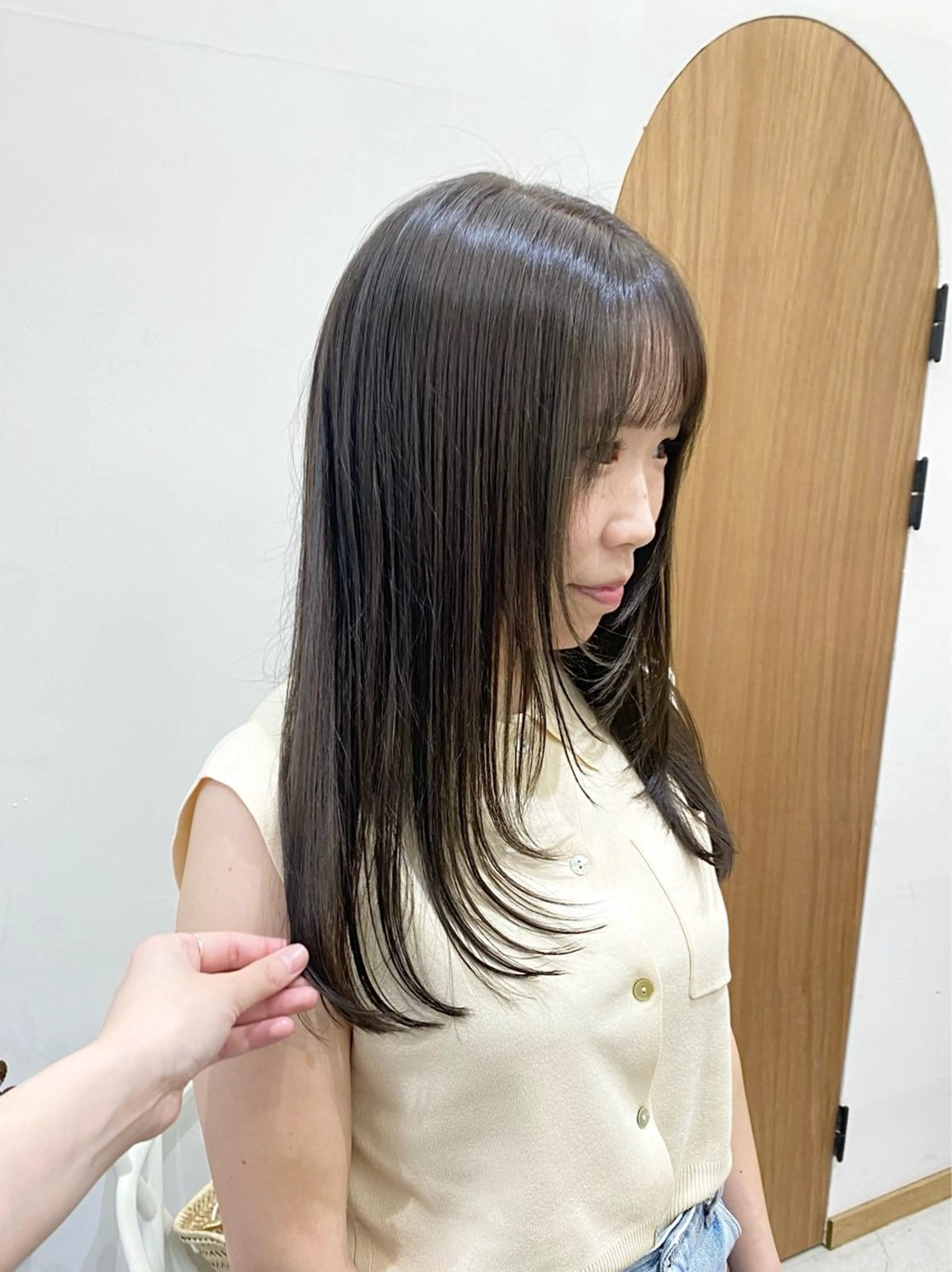 セミロング カラー ヘアアレンジ グレージュ 顔周りカット レイヤーカット カット ヘアカラー トリートメント ハル🌸柔色/ ブリーチなし/艶髪のヘアスタイル