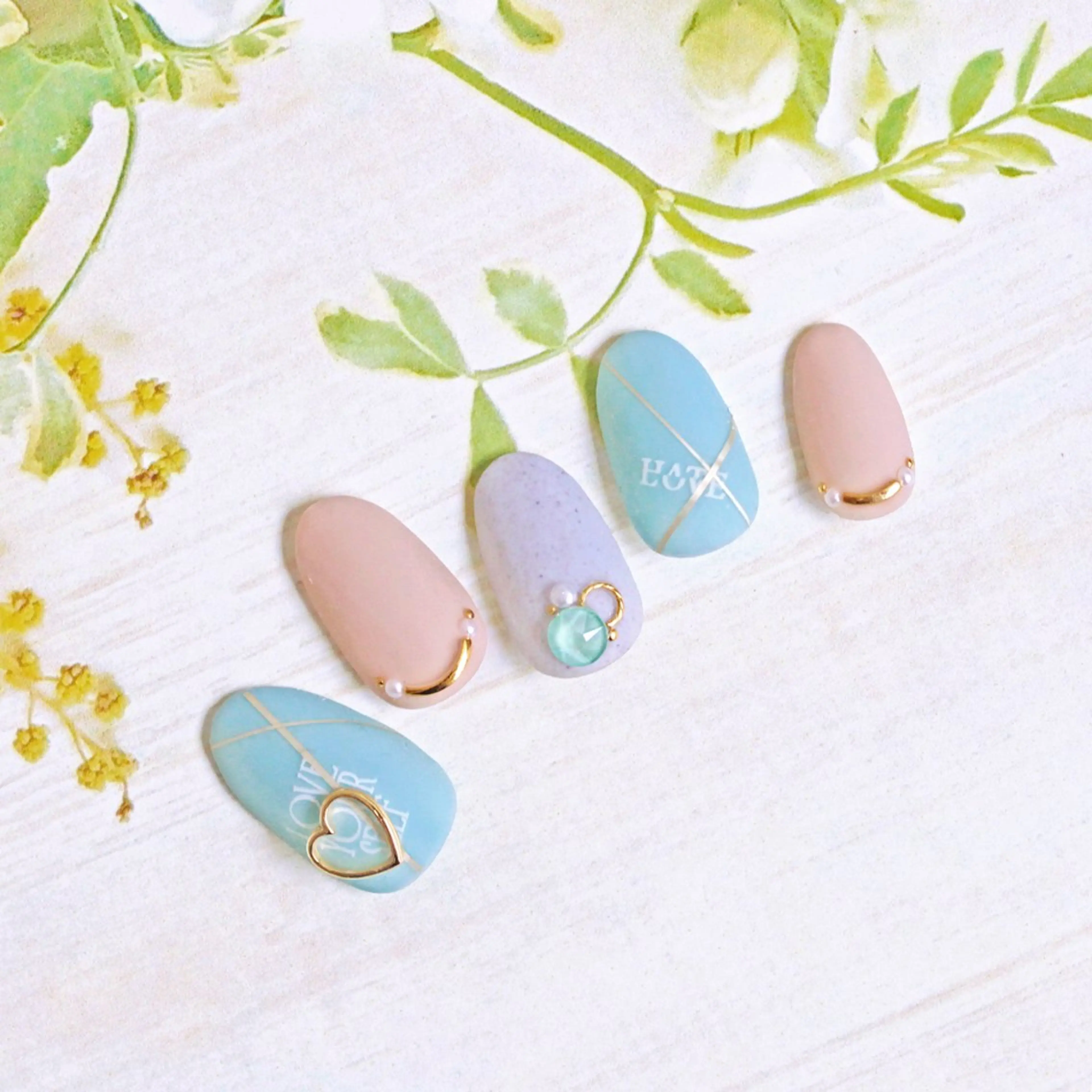 ネイル モナネイル ＡＩのネイルデザイン