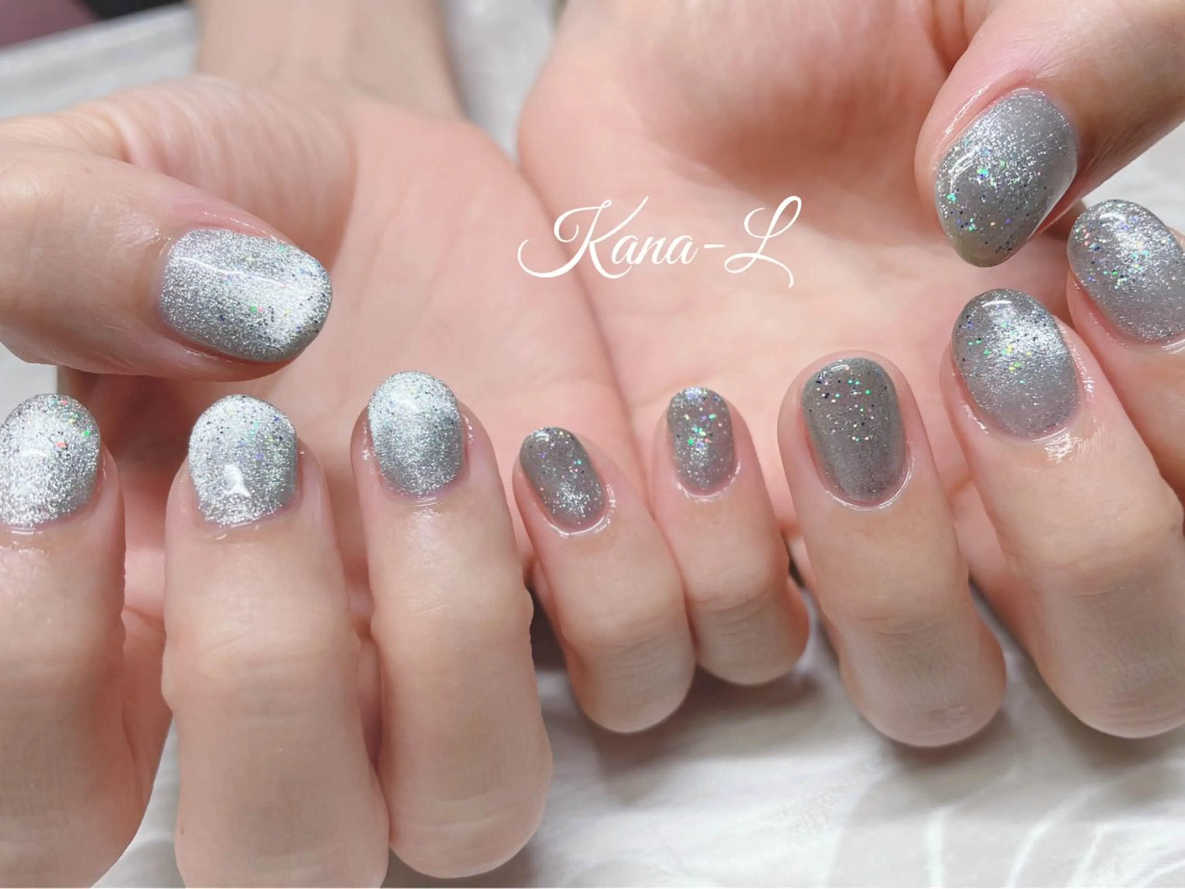 ネイル ジェルネイル キラキラネイル マグネットネイル パラジェル 芦辺 香奈のネイルデザイン