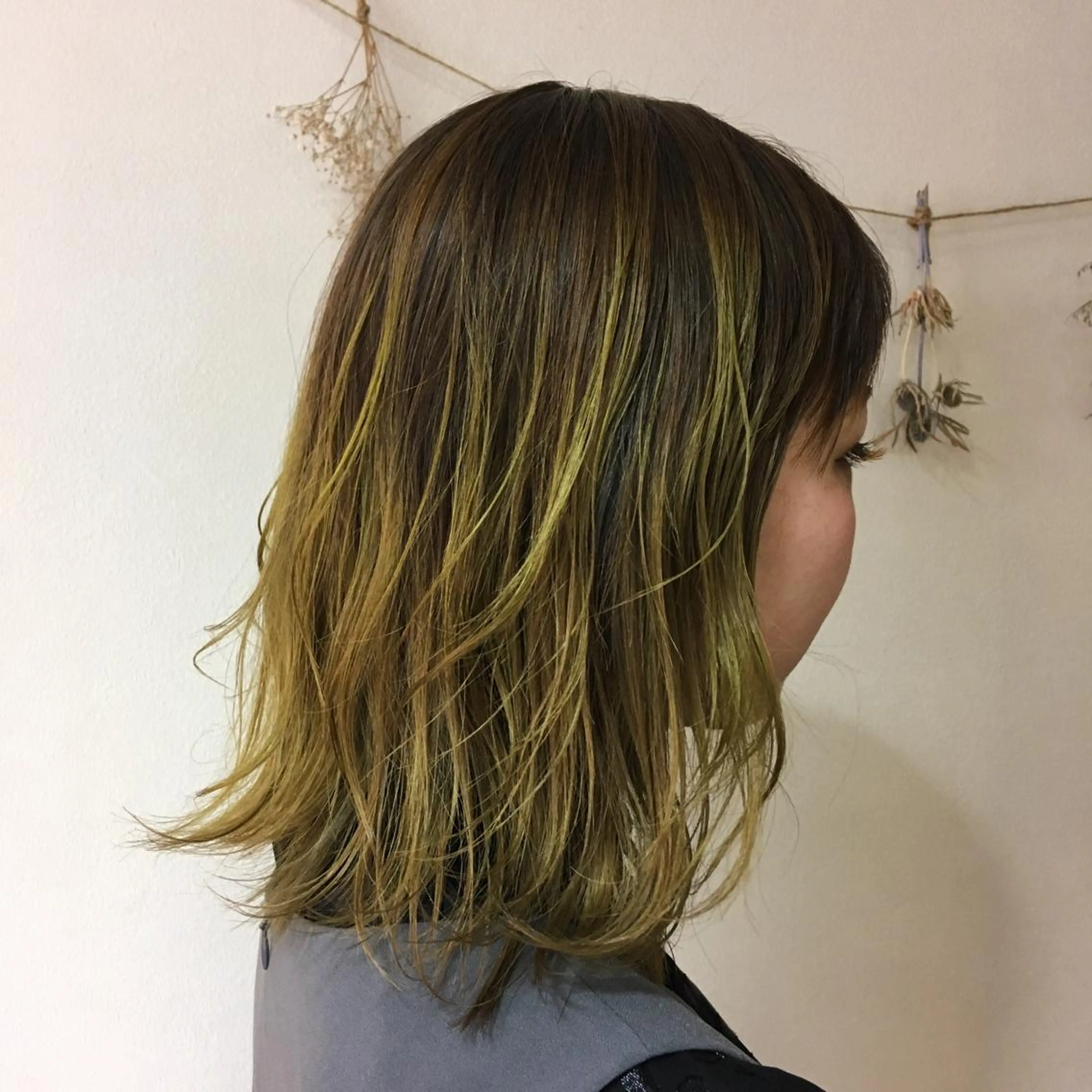 ミディアム カラー ヘアアレンジ ヘアカラー トリートメント 【Sweep】おじま のぞみのヘアスタイル