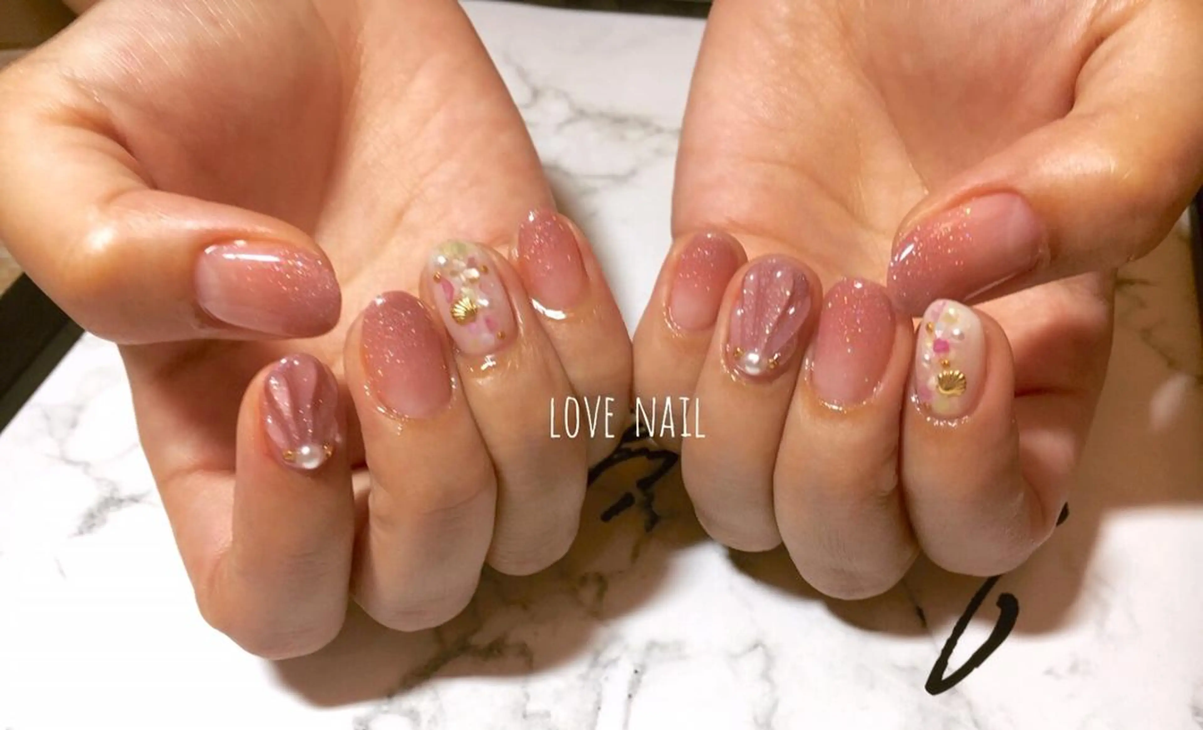 ネイル ハンドネイル LOVE NAIL 💕Sonoのネイルデザイン