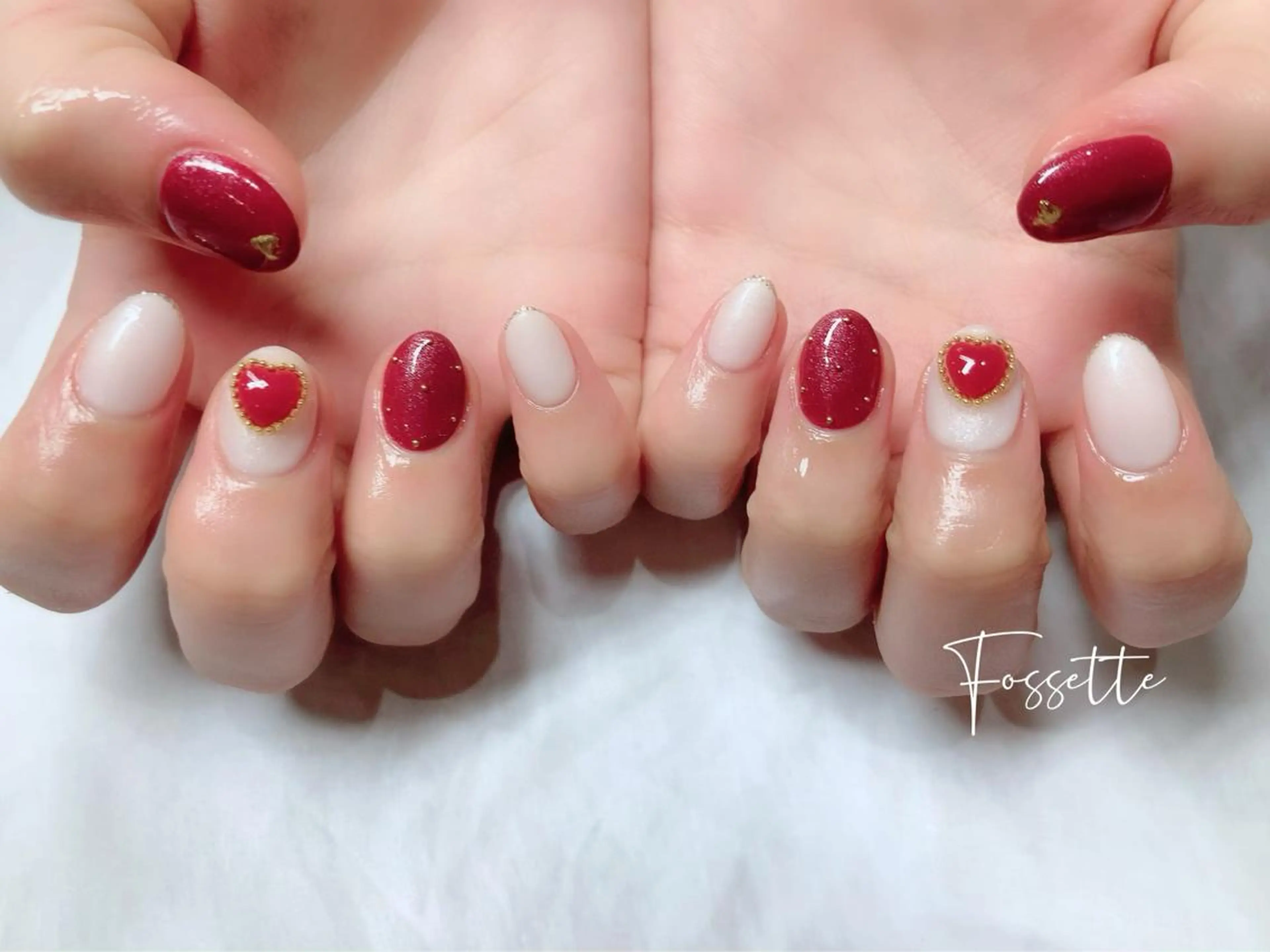 ネイル ハート ワンカラーネイル 赤色 バレンタイン ホワイト nailsalon Fossetteのネイルデザイン