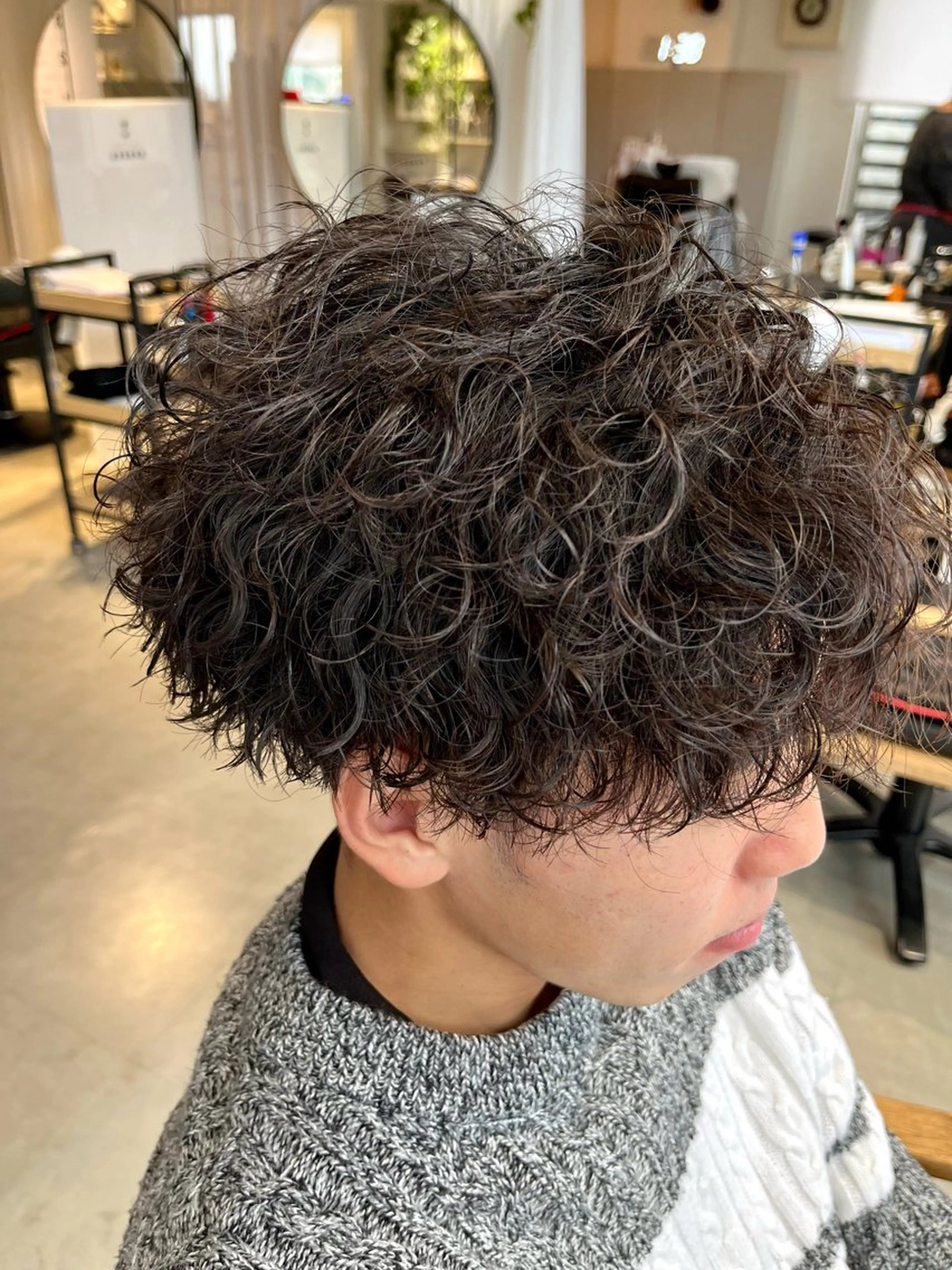 ショート パーマ メンズ メンズパーマ 波巻きパーマ APREKO RIKUのヘアスタイル