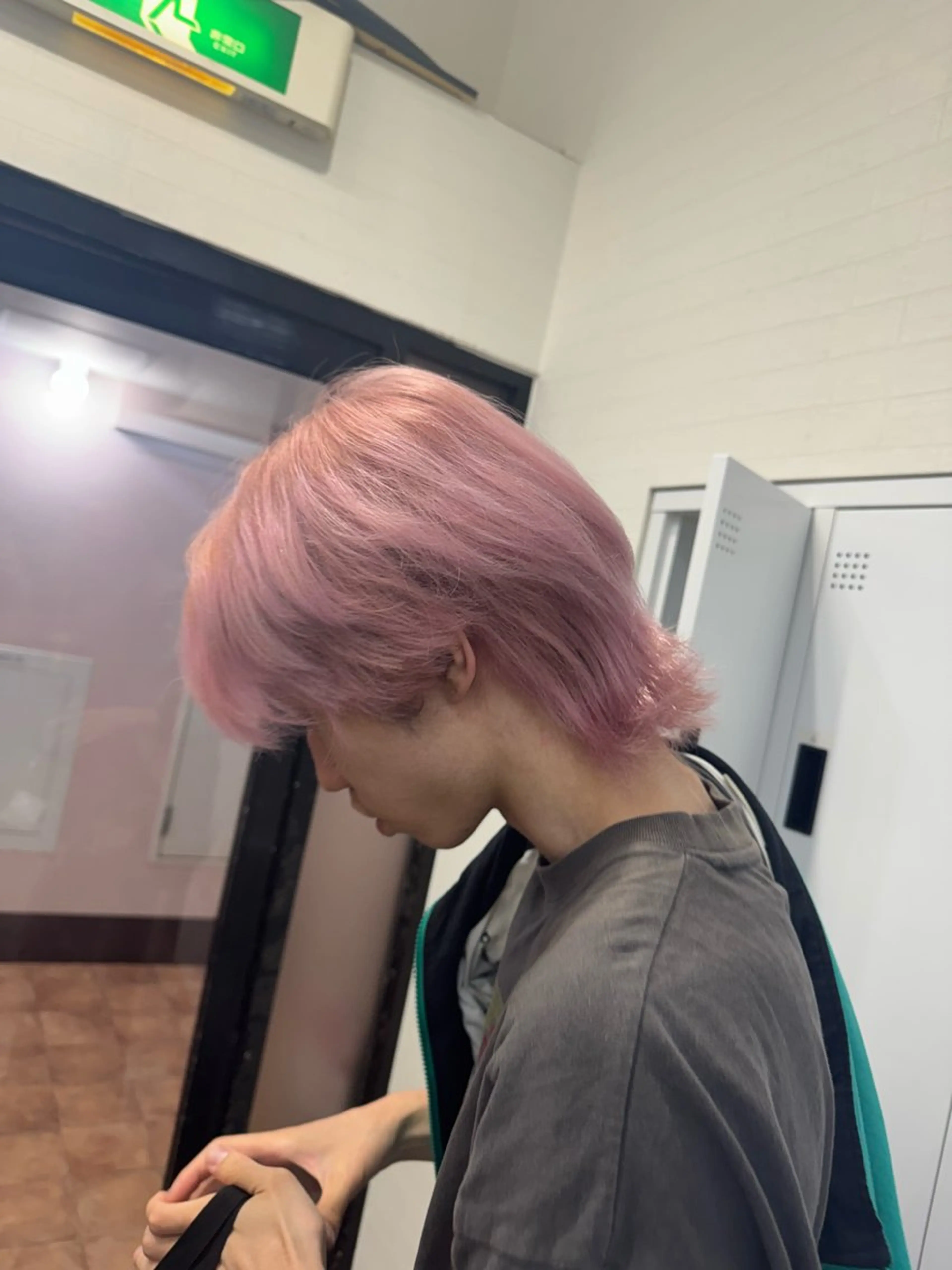 ショート メンズ apollo 横浜所属・横浜🦋ハイトーン 🫐耳つぼジュエリーのヘアスタイル