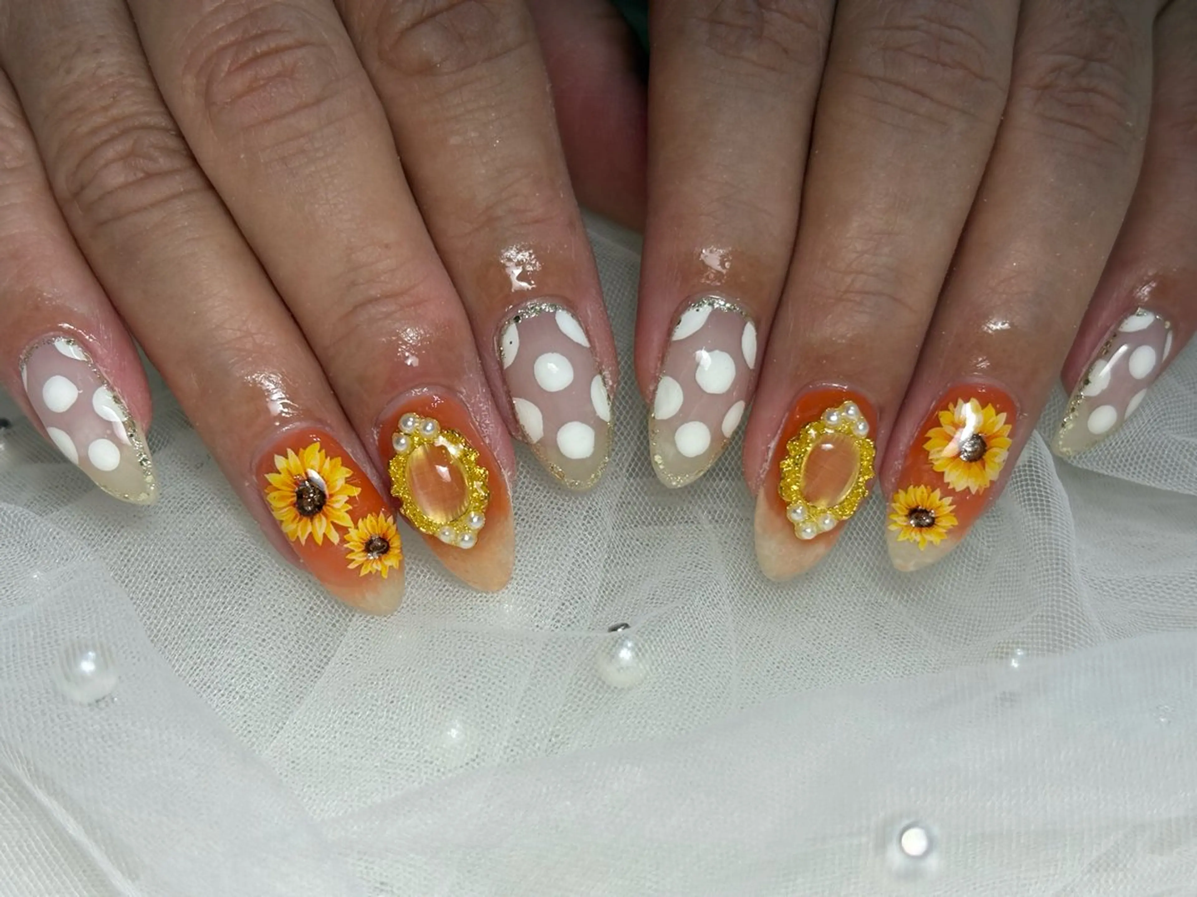 ネイル ハンドネイル フットネイル ✴︎ Delightのネイルデザイン