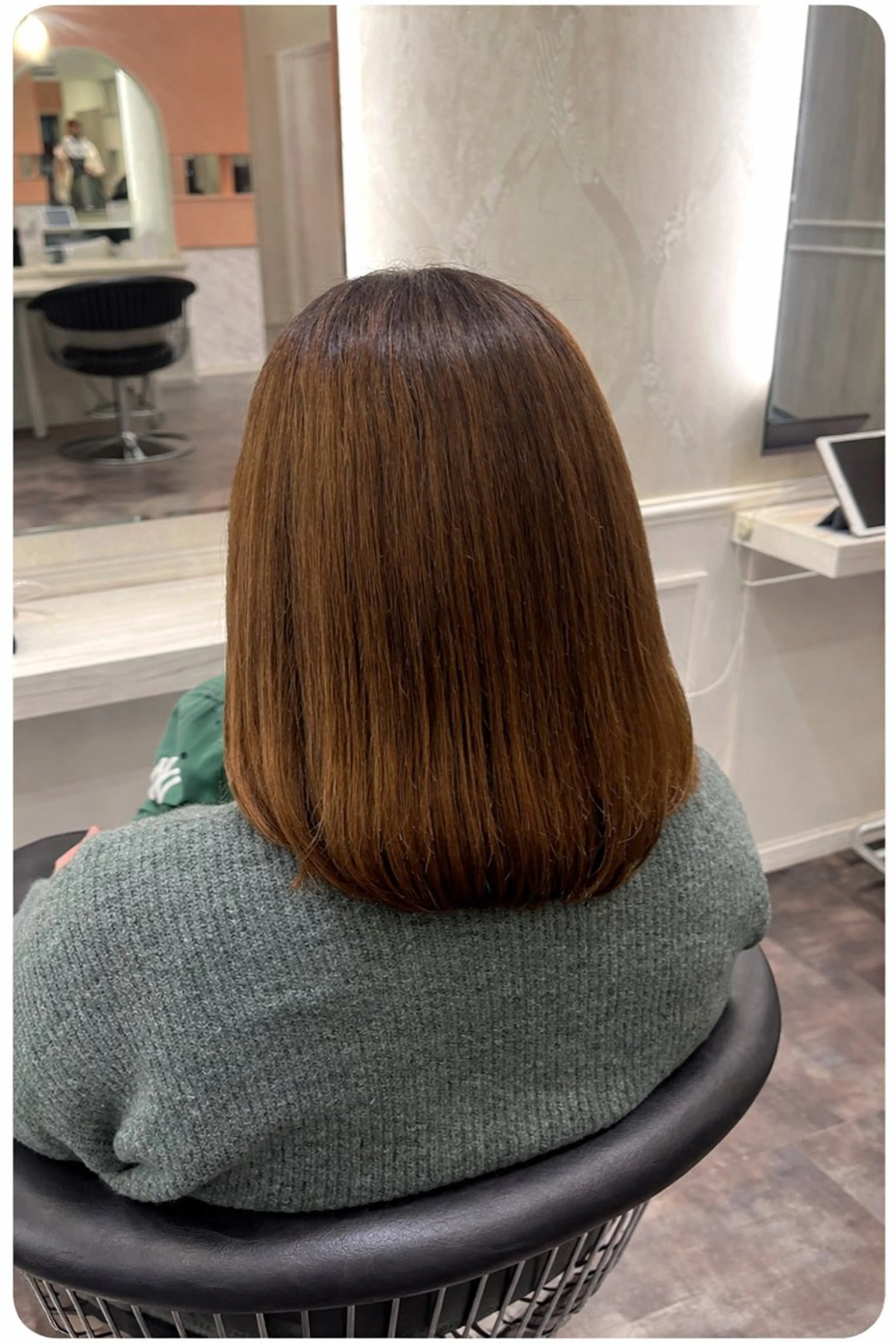 ミディアム labless MOEのヘアスタイル