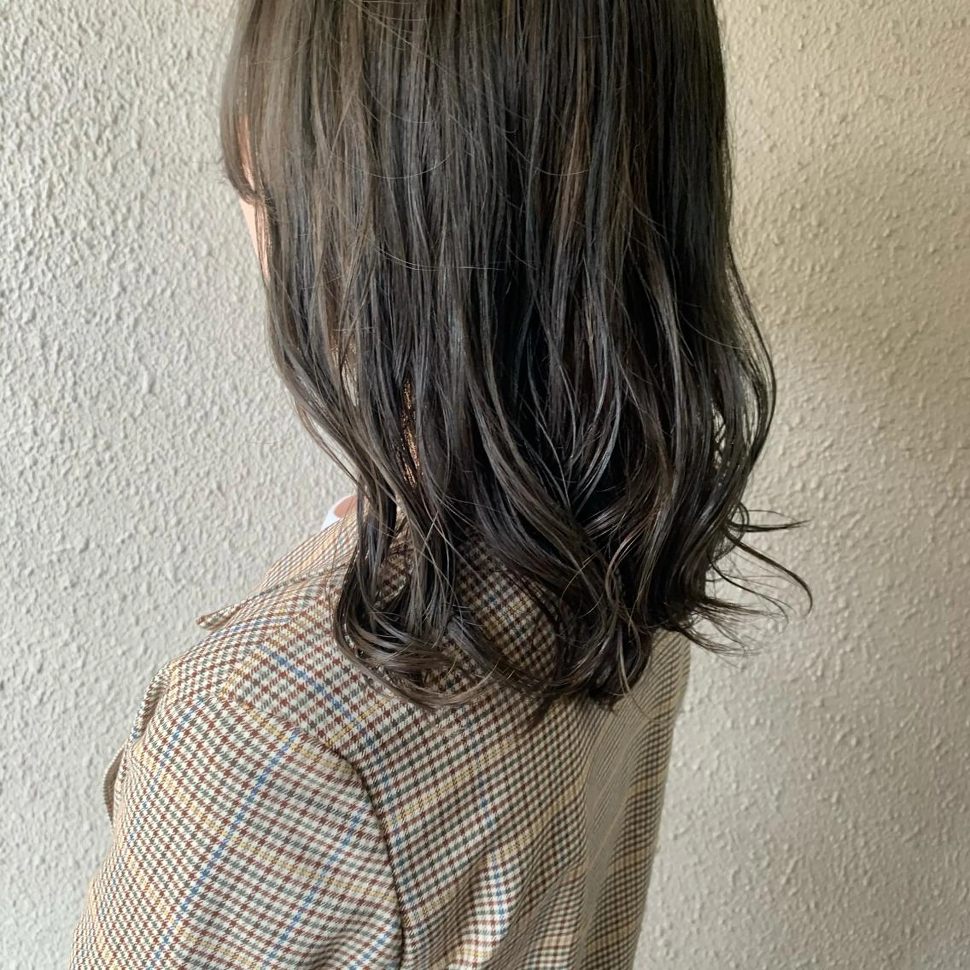 セミロング カラー オリーブカラー chouette/ 根本優希のヘアスタイル