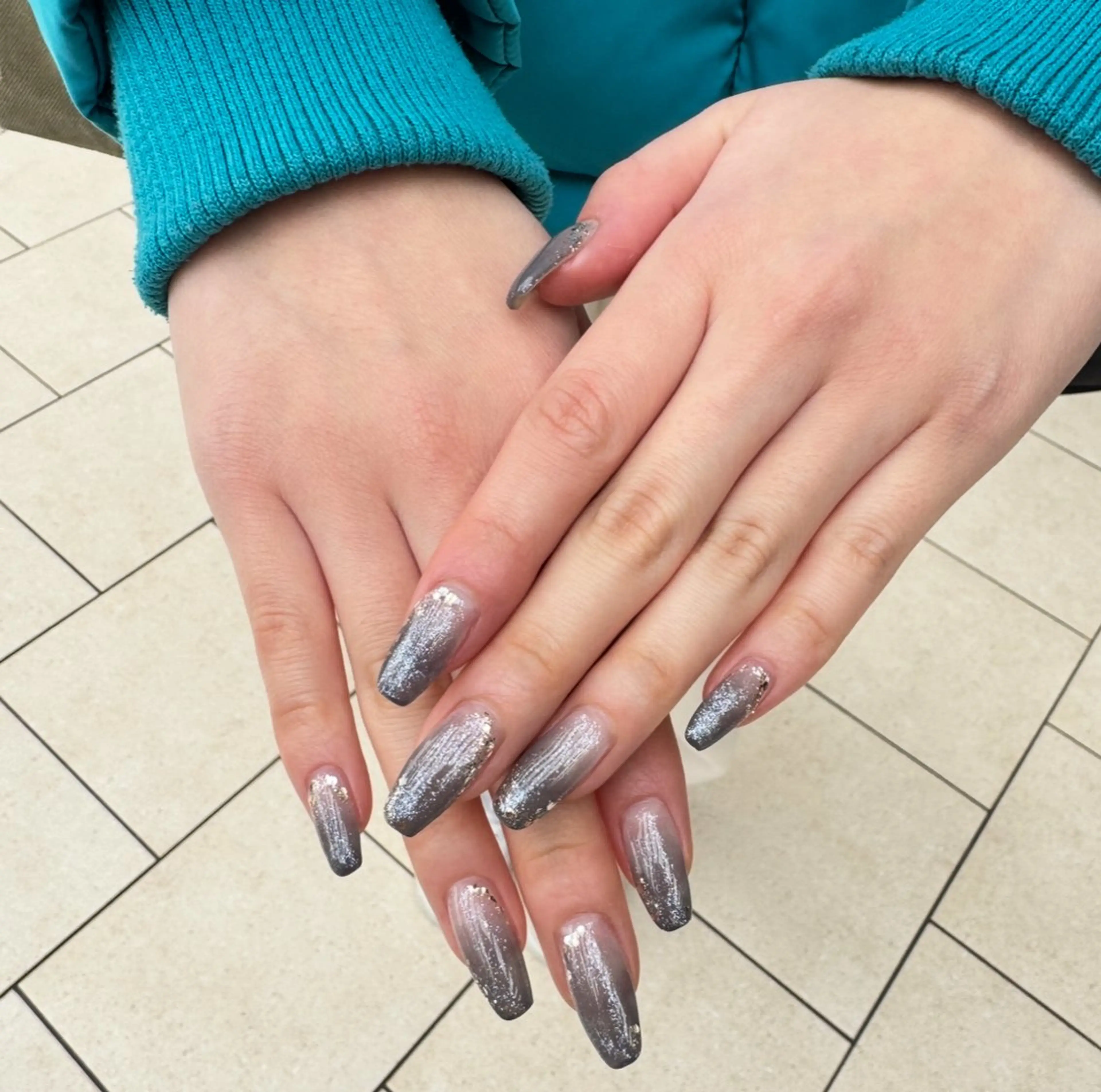 ネイル 成人式 キラキラネイル ニュアンスネイル オフィスネイル シンプルネイル Lililas サロン&スクールのネイルデザイン